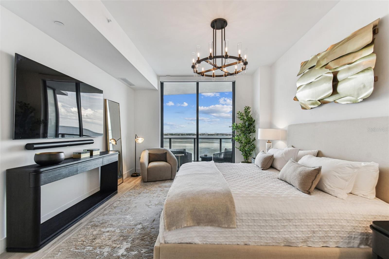 RITZ CARLTON RESIDENCES - Residential