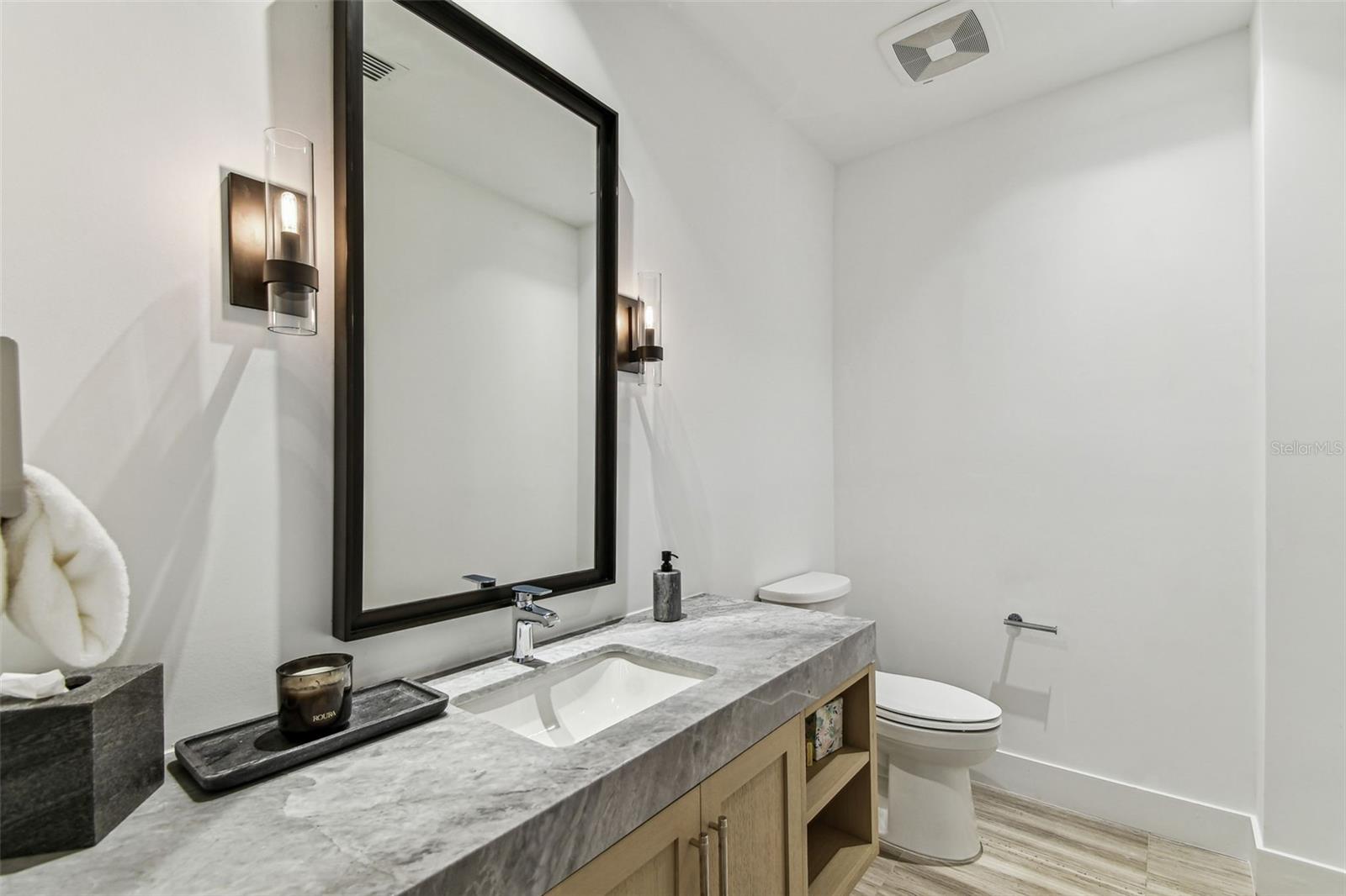 RITZ CARLTON RESIDENCES - Residential