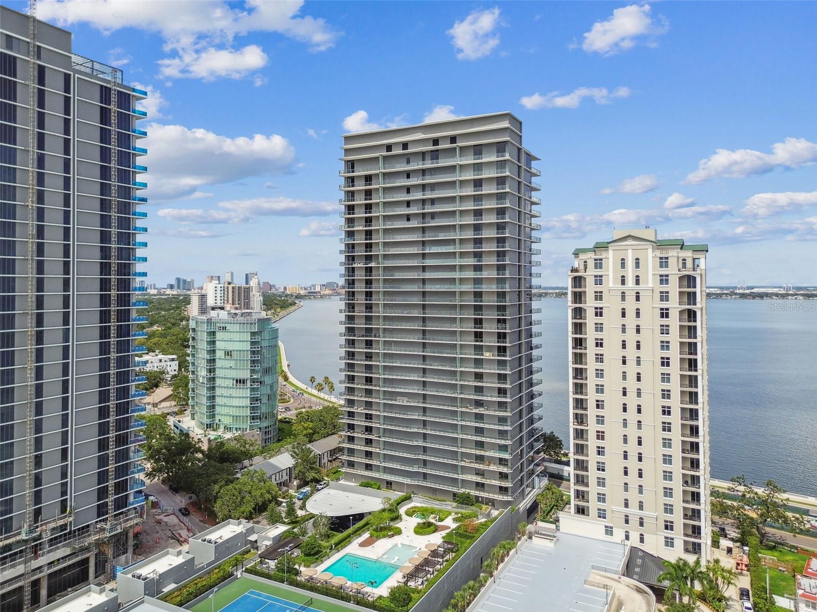 RITZ CARLTON RESIDENCES - Residential