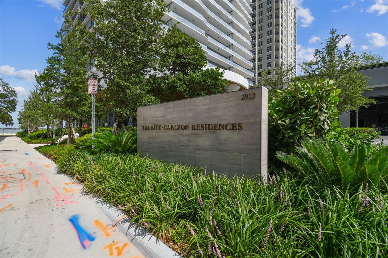 RITZ CARLTON RESIDENCES - Residential