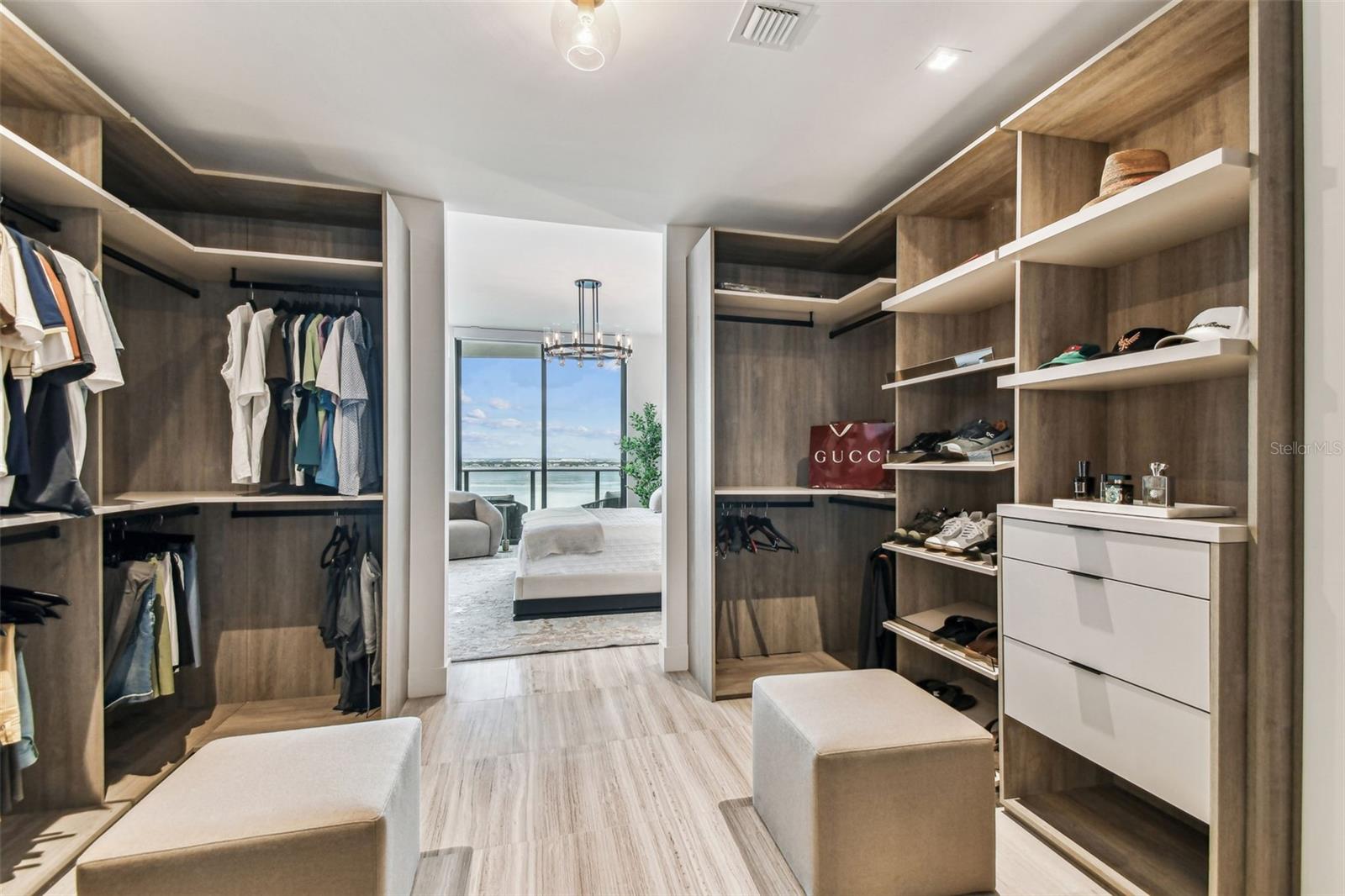 RITZ CARLTON RESIDENCES - Residential
