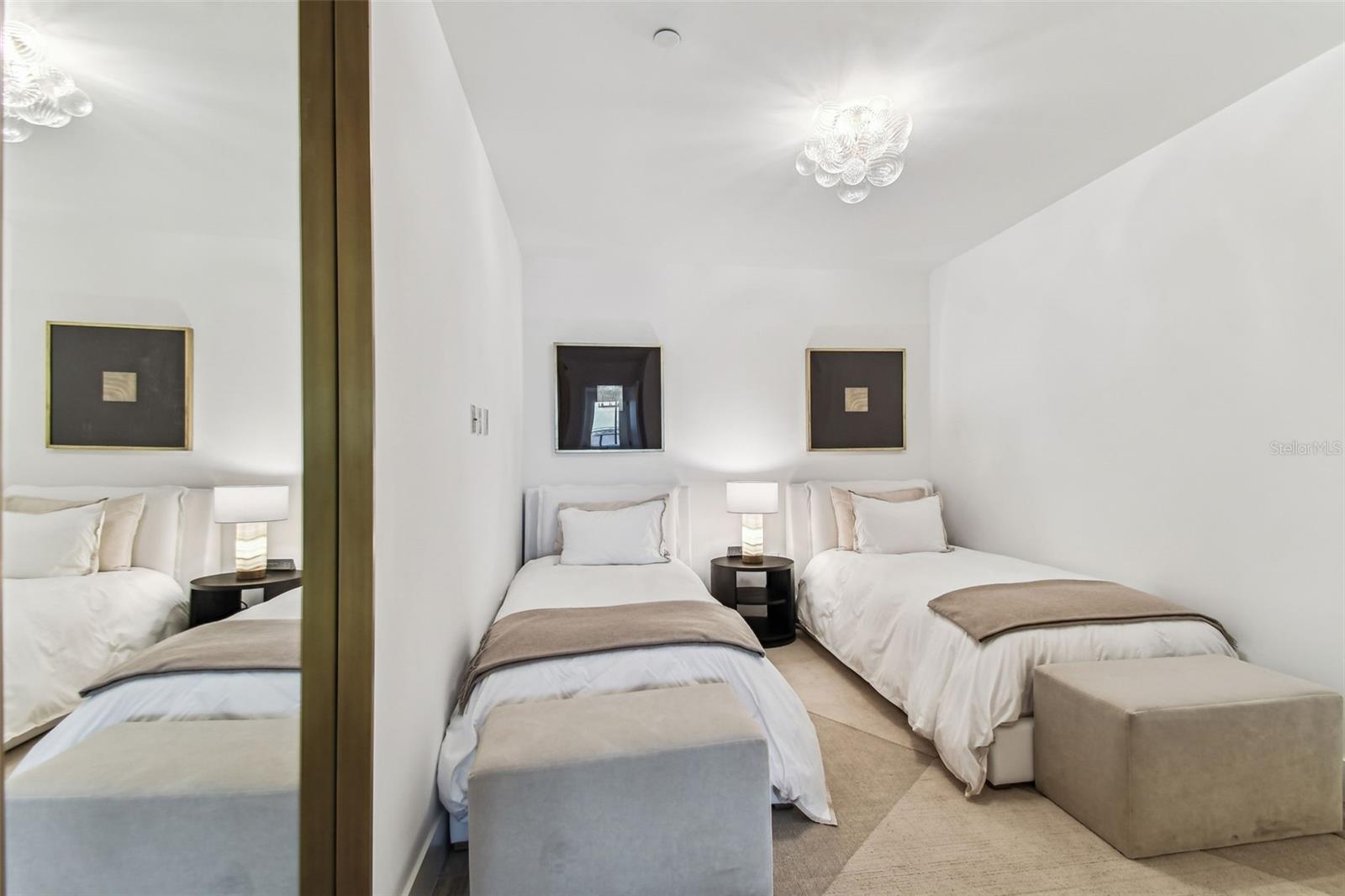 RITZ CARLTON RESIDENCES - Residential