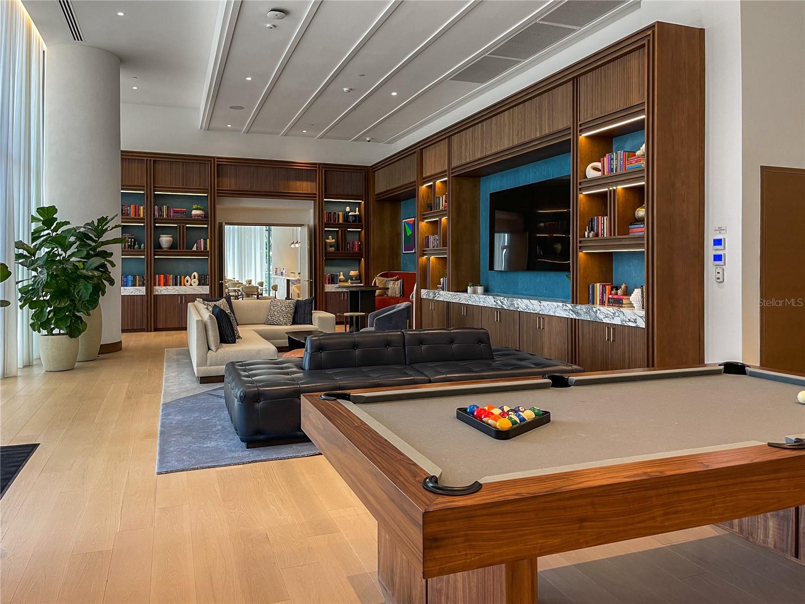 RITZ CARLTON RESIDENCES - Residential
