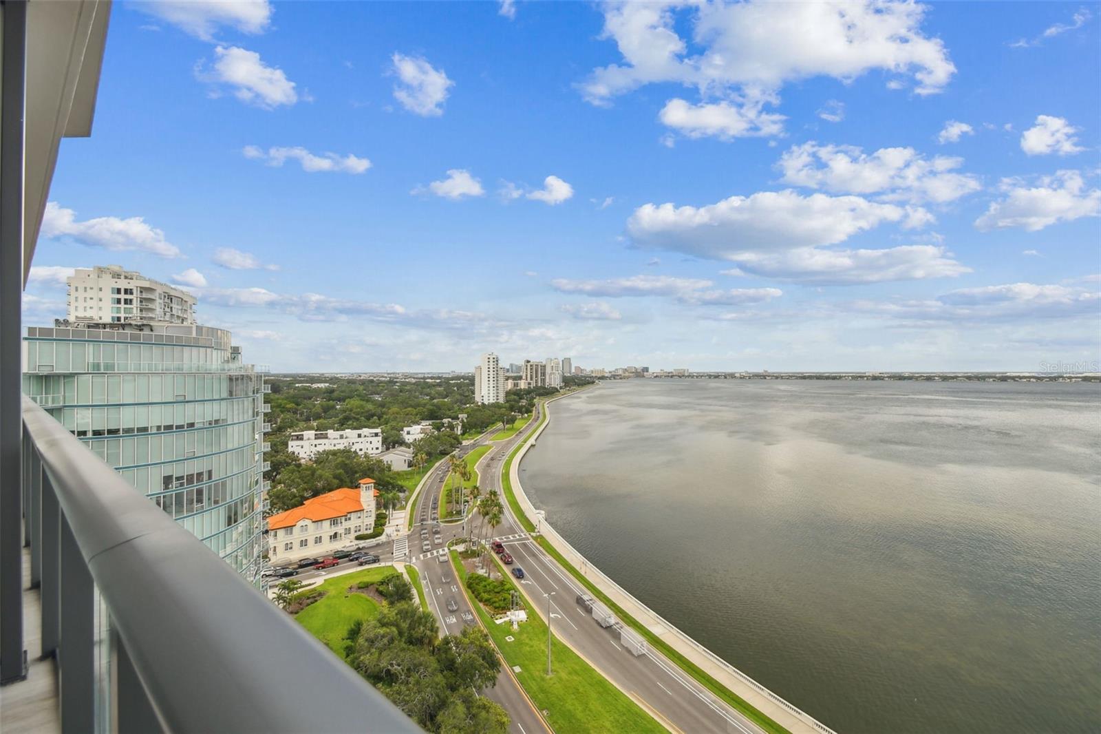 RITZ CARLTON RESIDENCES - Residential