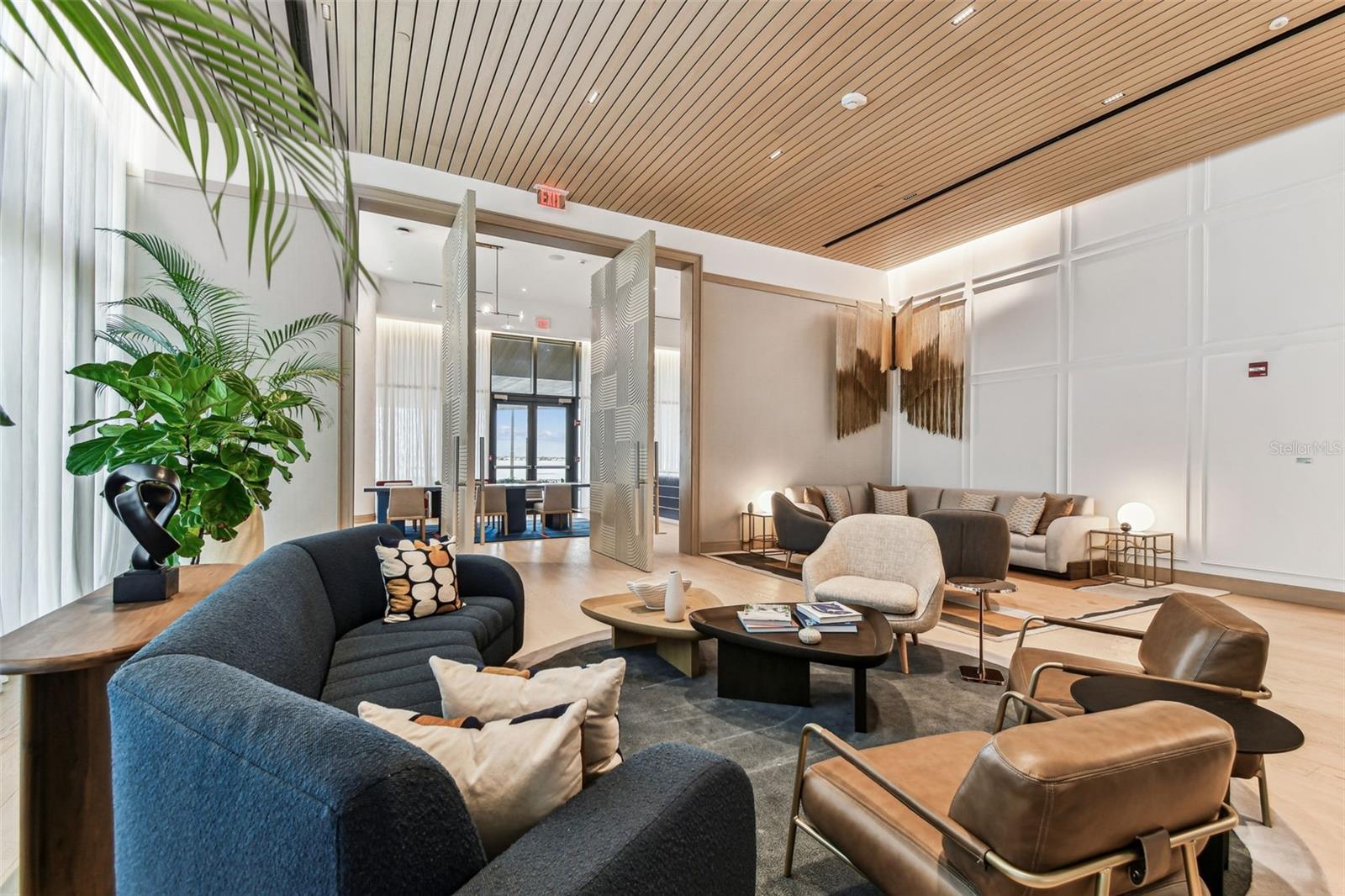 RITZ CARLTON RESIDENCES - Residential