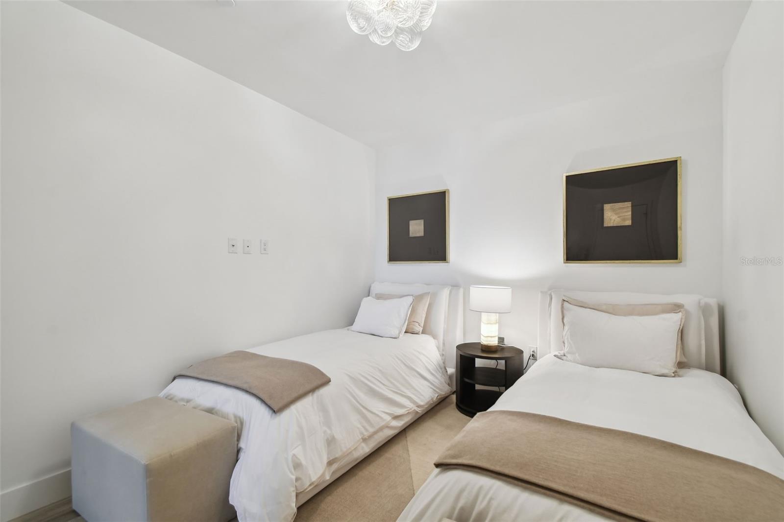 RITZ CARLTON RESIDENCES - Residential