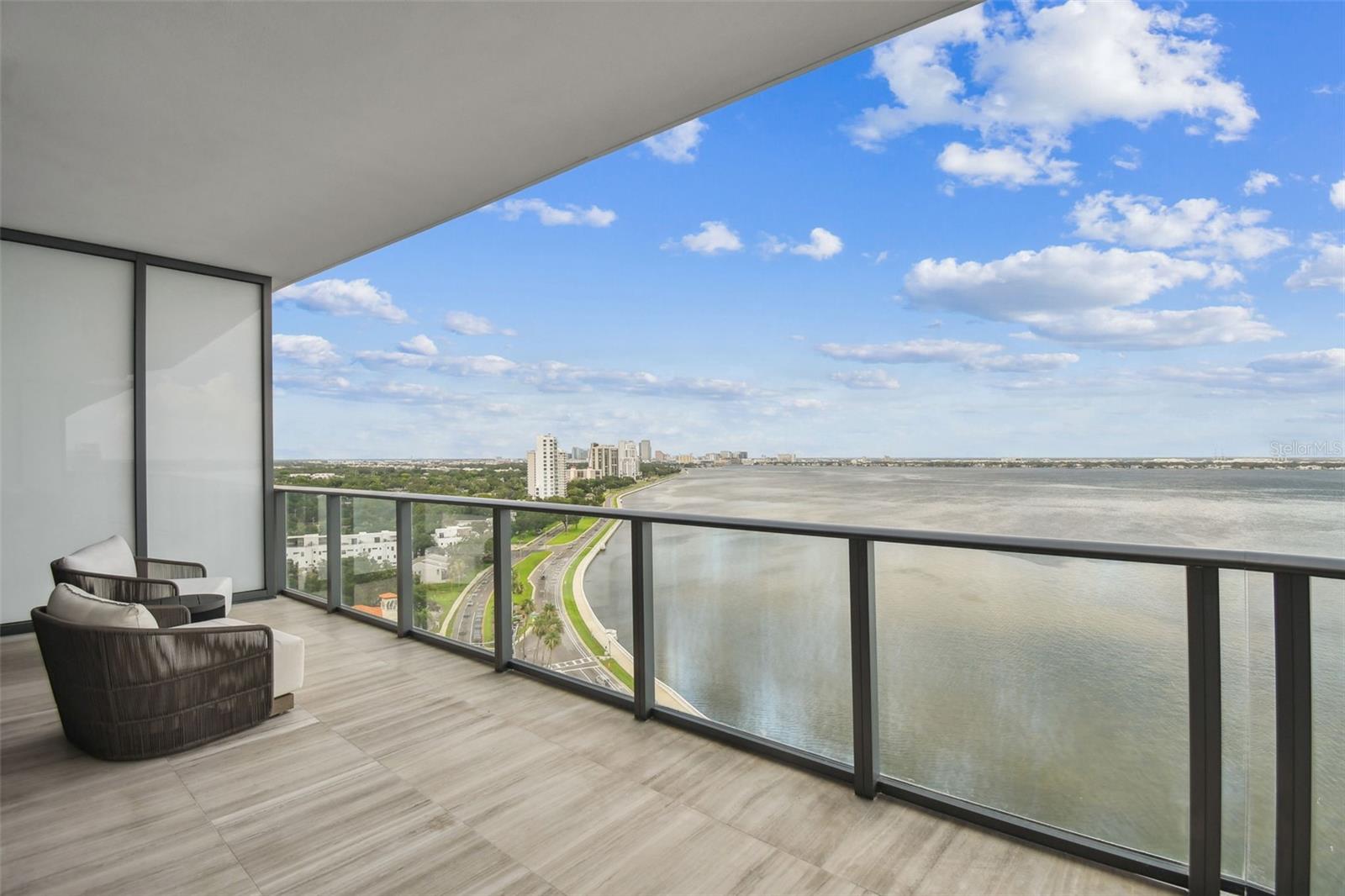 RITZ CARLTON RESIDENCES - Residential
