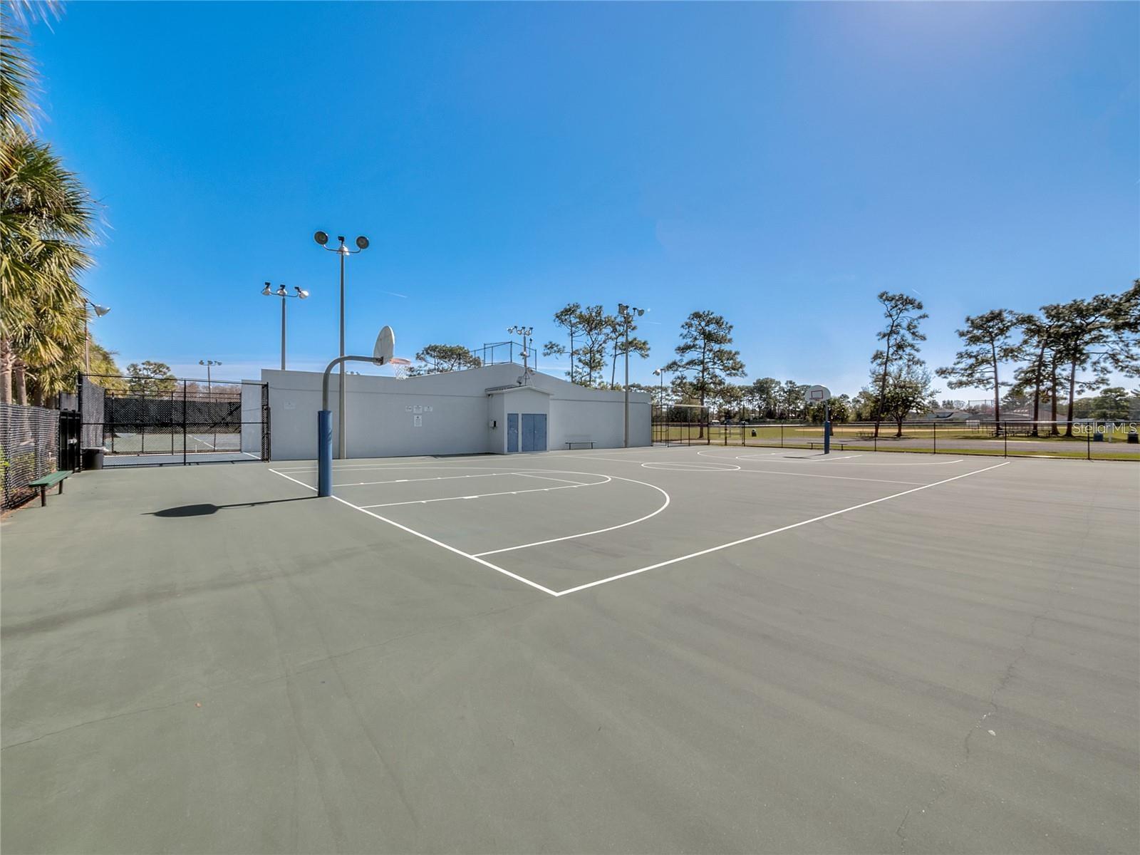 WATERFORD LAKES TR N07 PH 01 - Residential