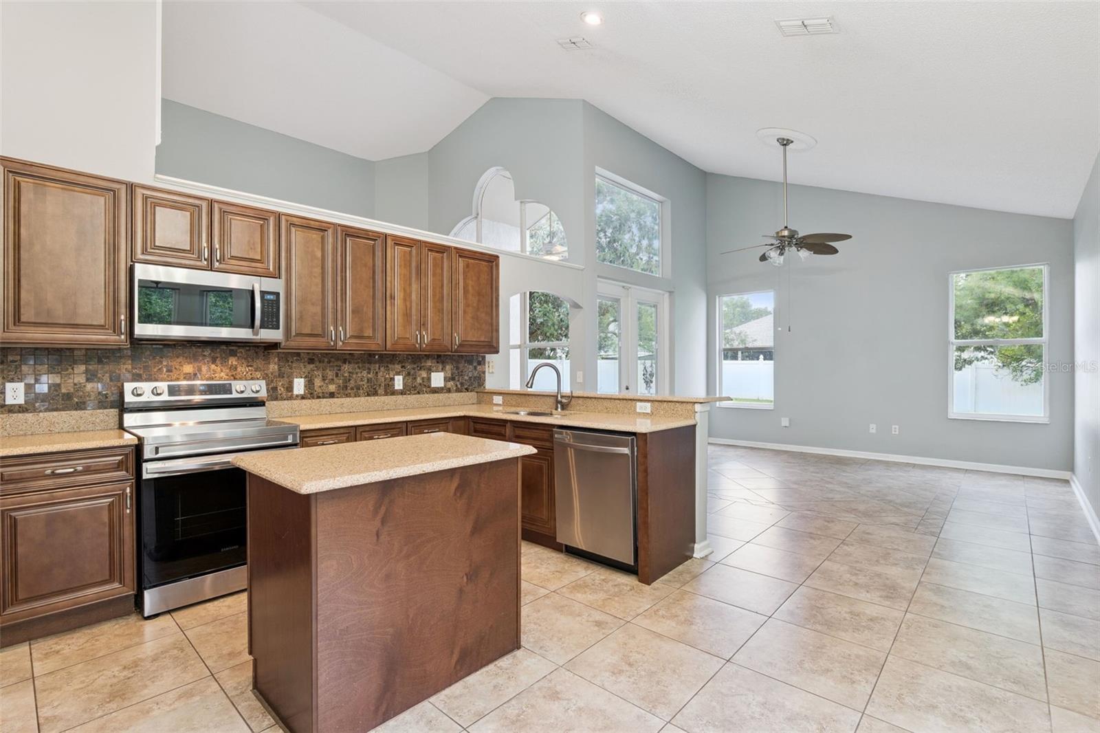 WATERFORD LAKES TR N07 PH 01 - Residential