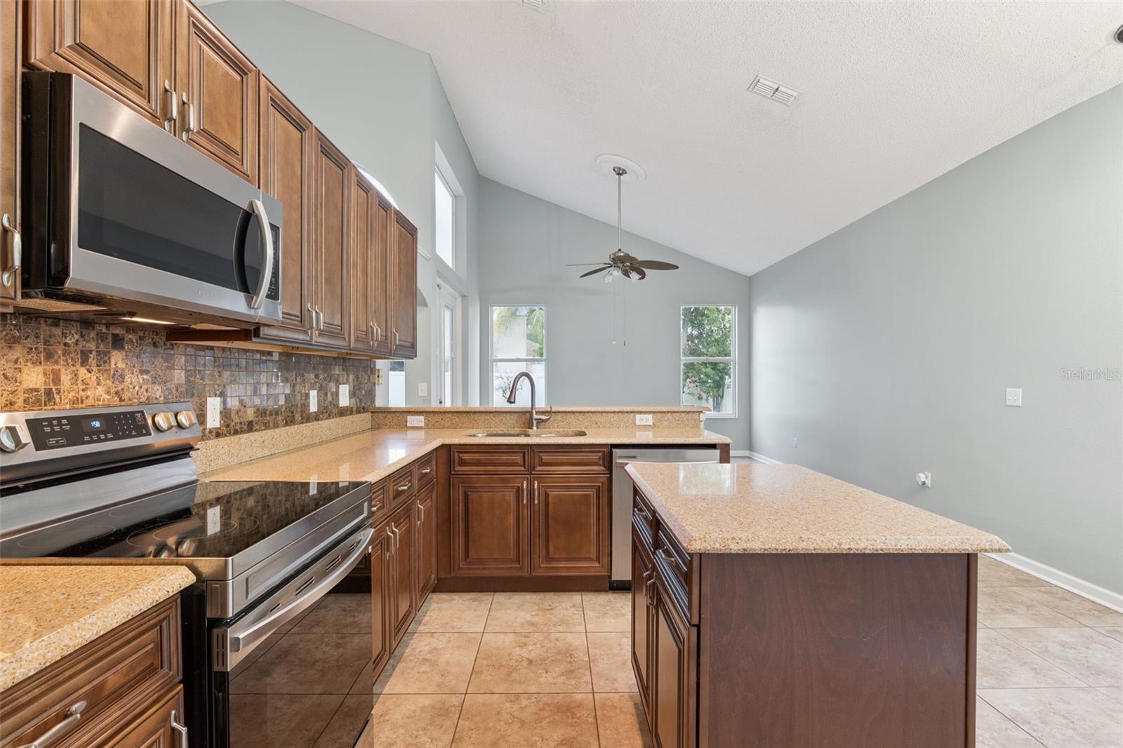 WATERFORD LAKES TR N07 PH 01 - Residential