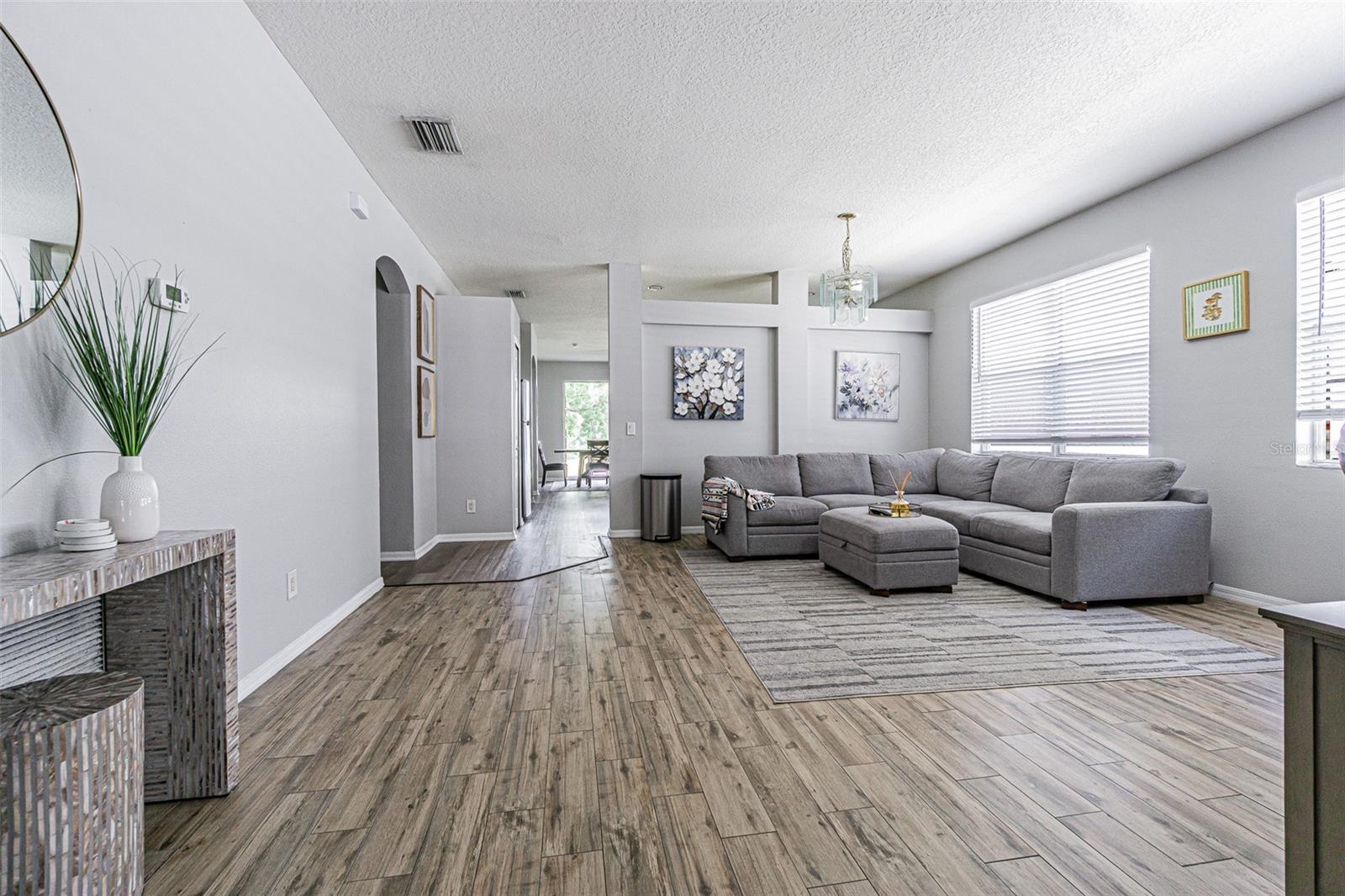 HIDDEN OAKS AT TEMPLE TERRACE - Residential