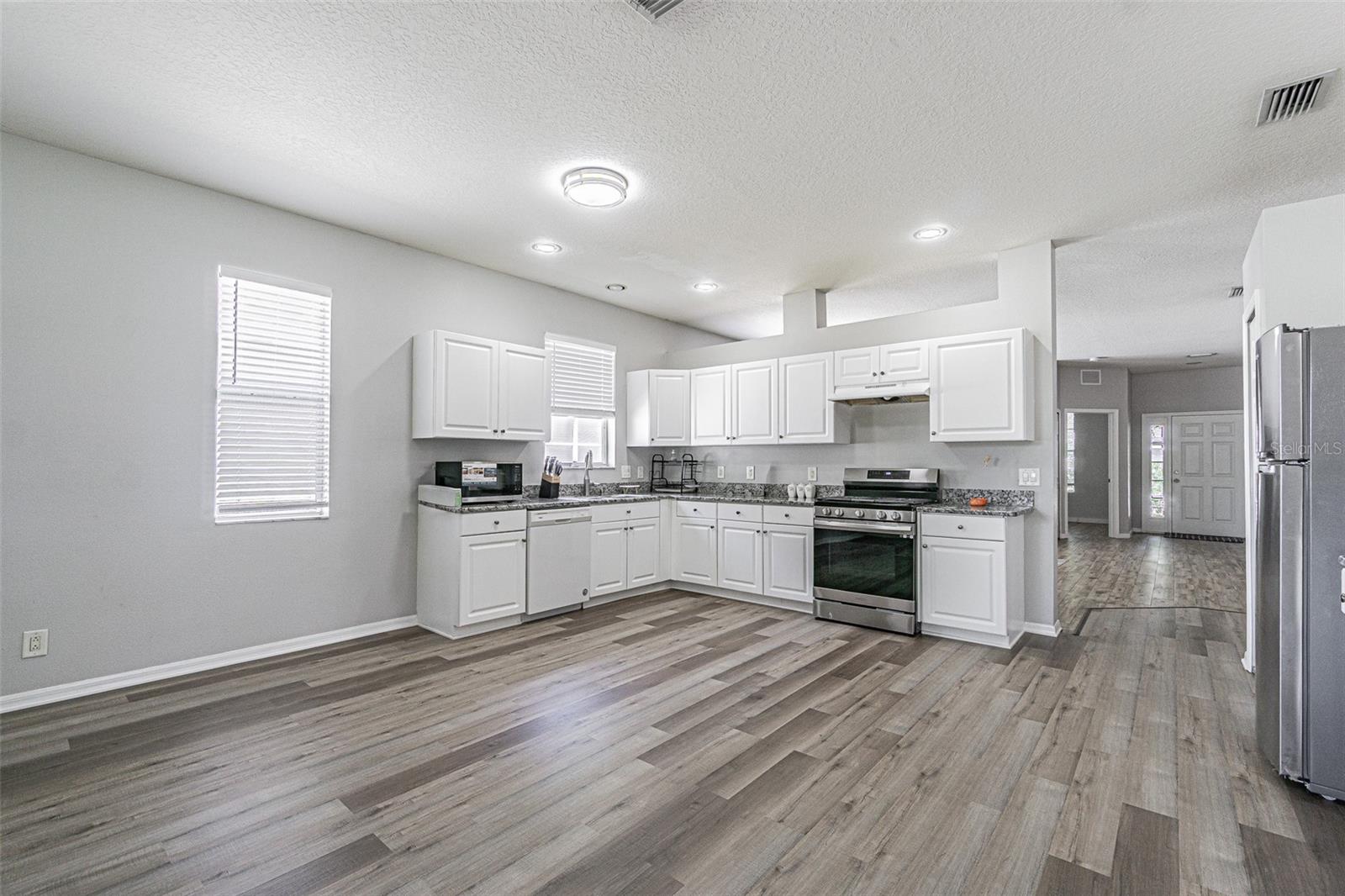 HIDDEN OAKS AT TEMPLE TERRACE - Residential