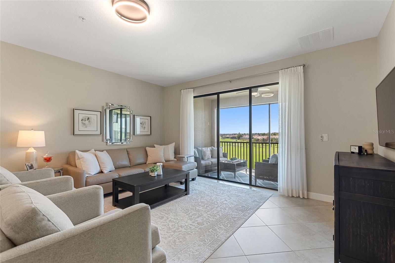 CHAMPIONS CLUB CONDO PH 12 - Residential
