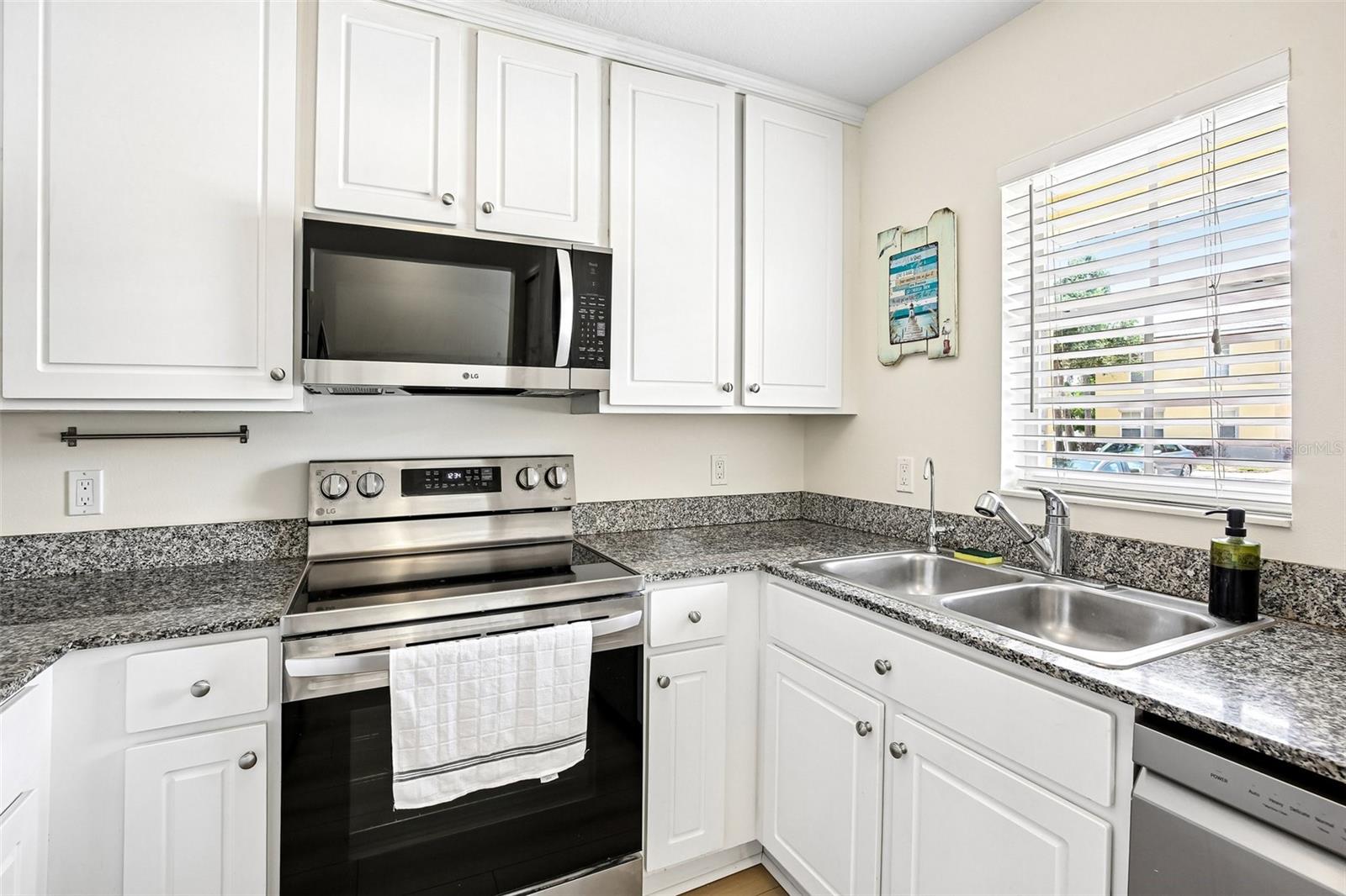 COQUINA KEY TWNHMS - Residential