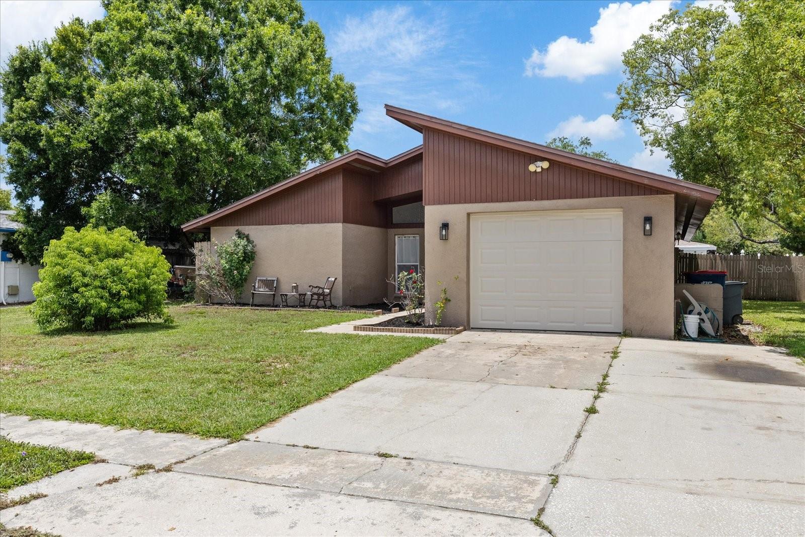 LA VILLA GARDENS - Residential