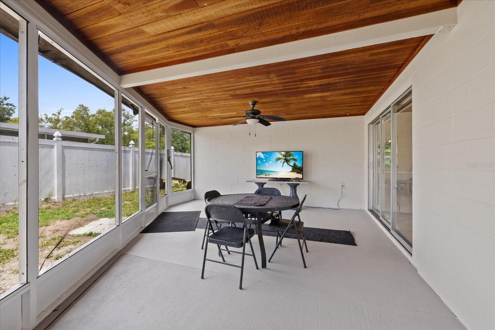 LA VILLA GARDENS - Residential