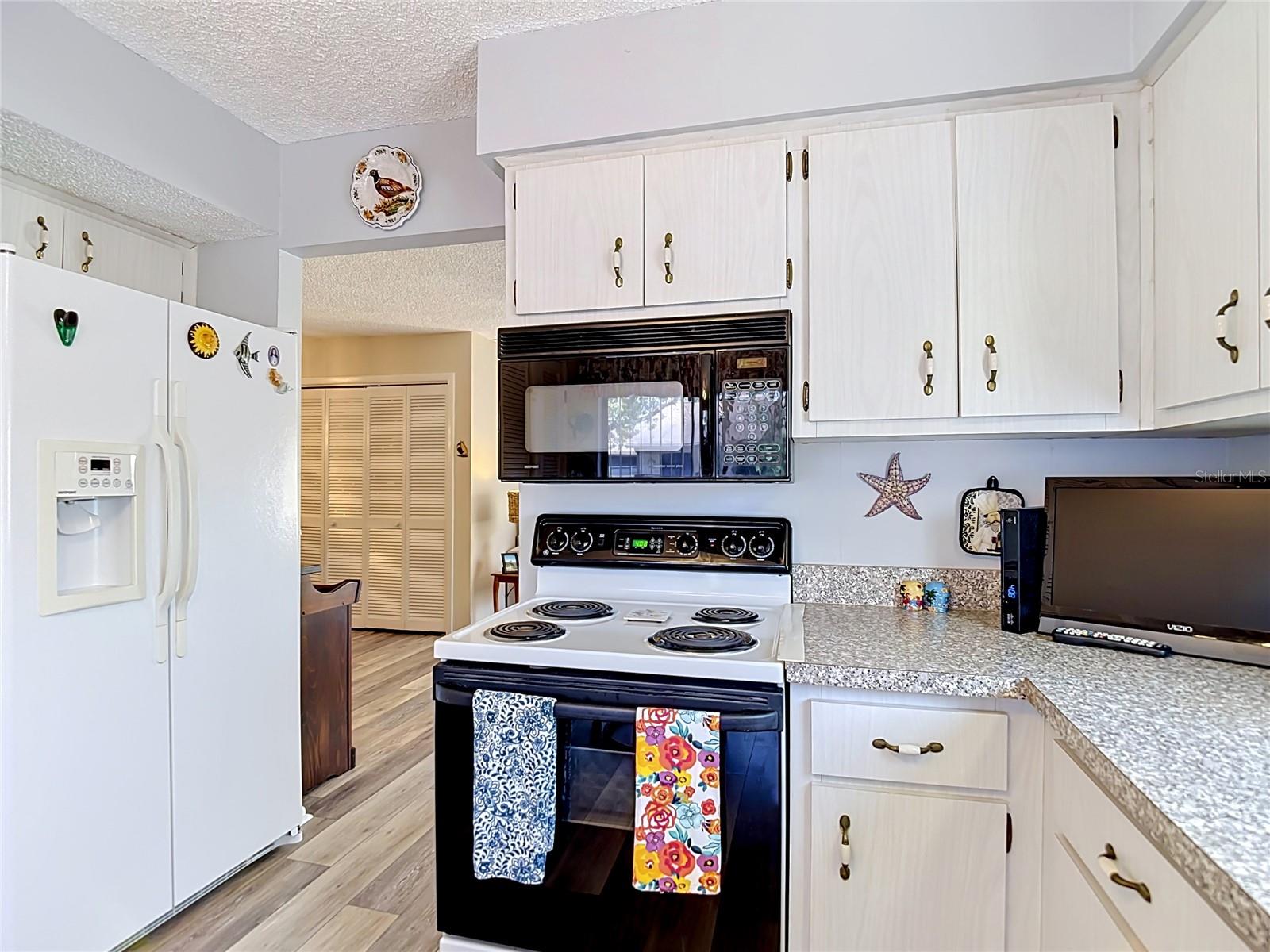 BEACON WOODS WEDGEWOOD CONDO - Residential