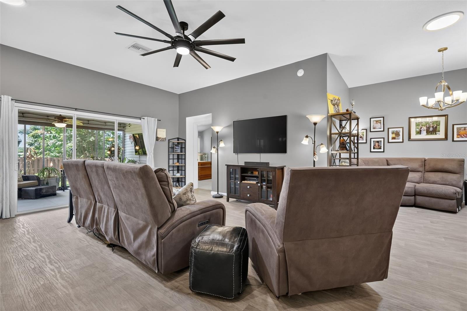 OXFORD OAKS PH 2 - Residential