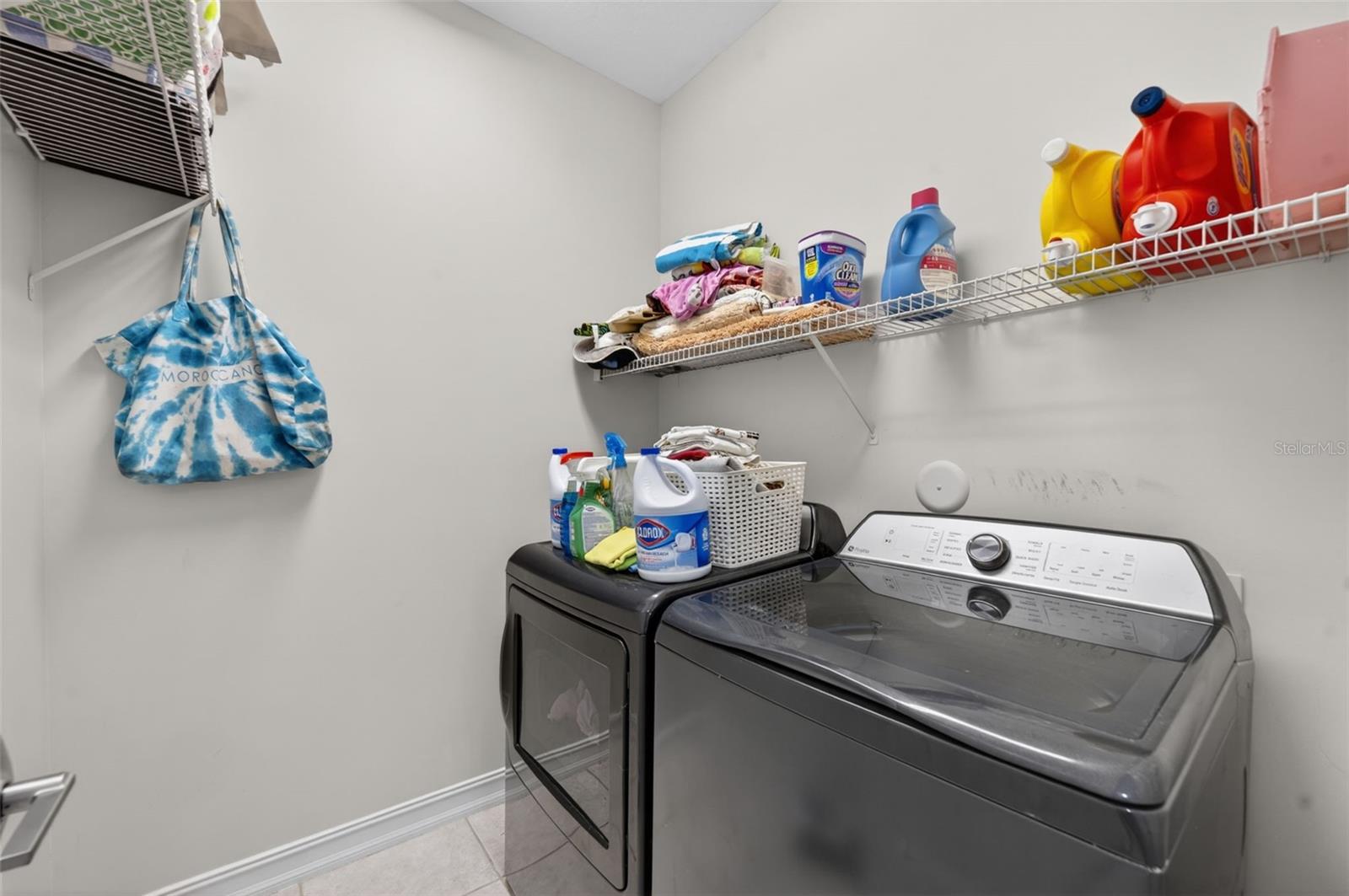 CHARLESTON PLACE - Residential Lease