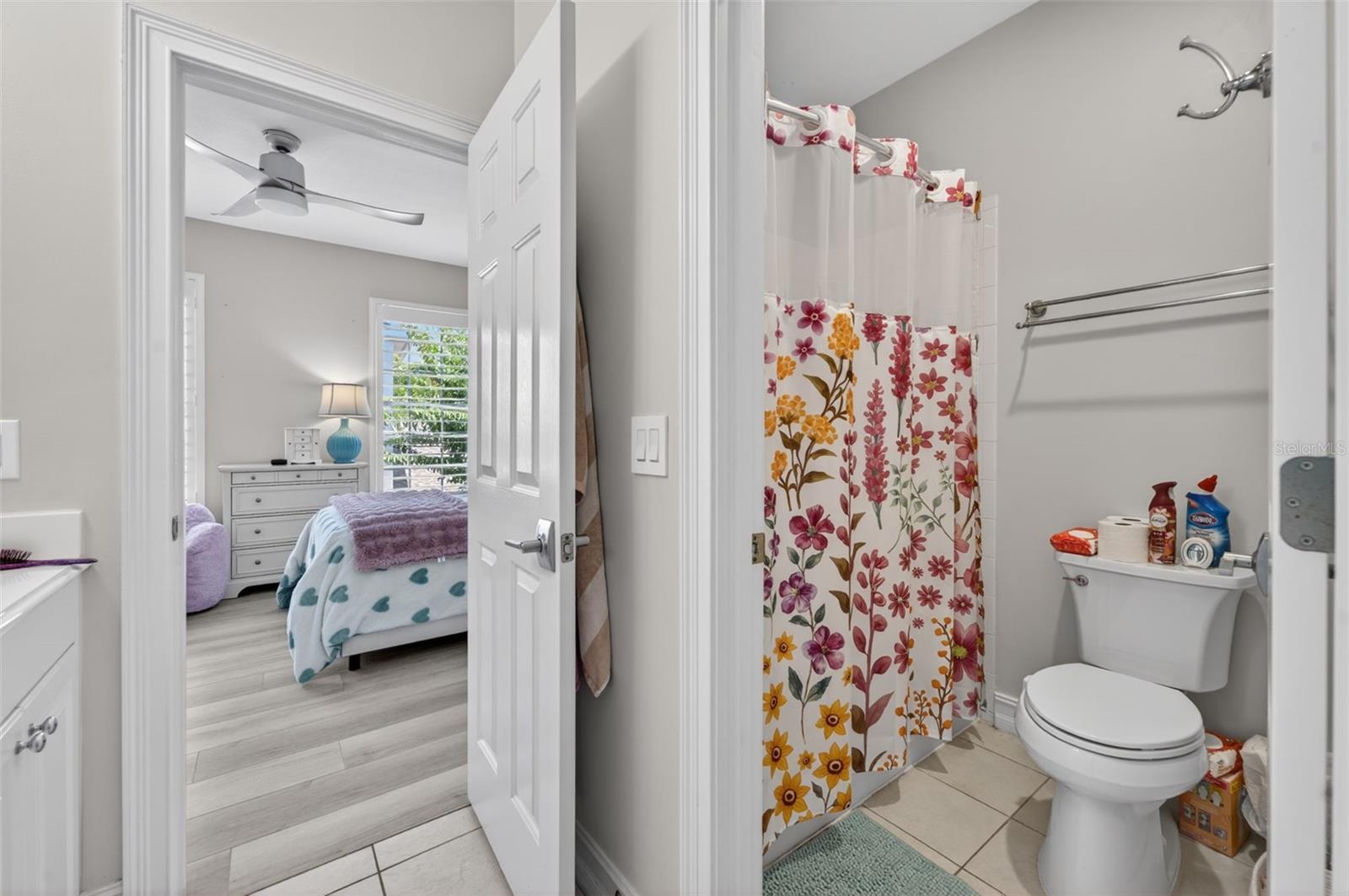 CHARLESTON PLACE - Residential Lease