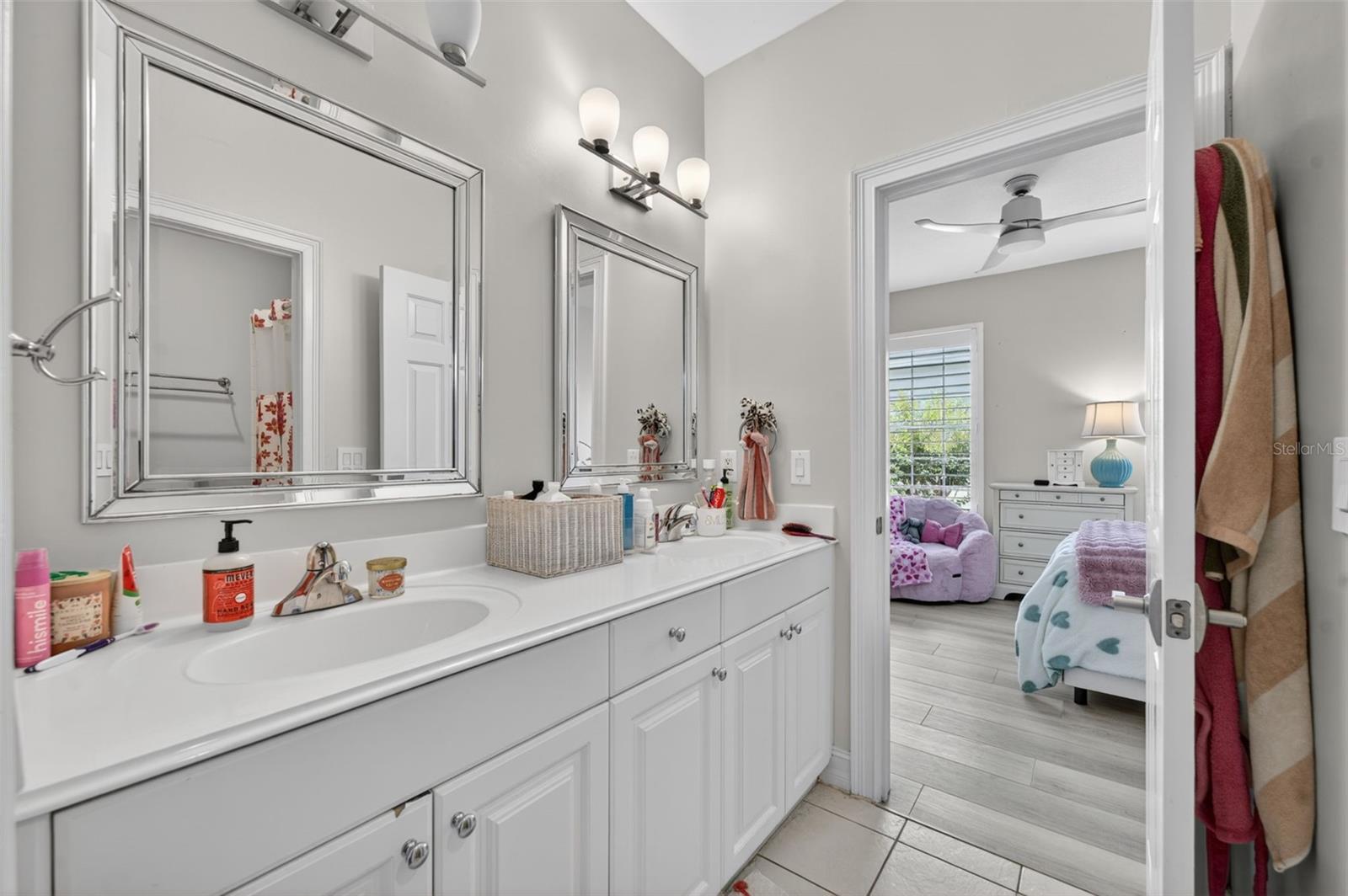 CHARLESTON PLACE - Residential Lease