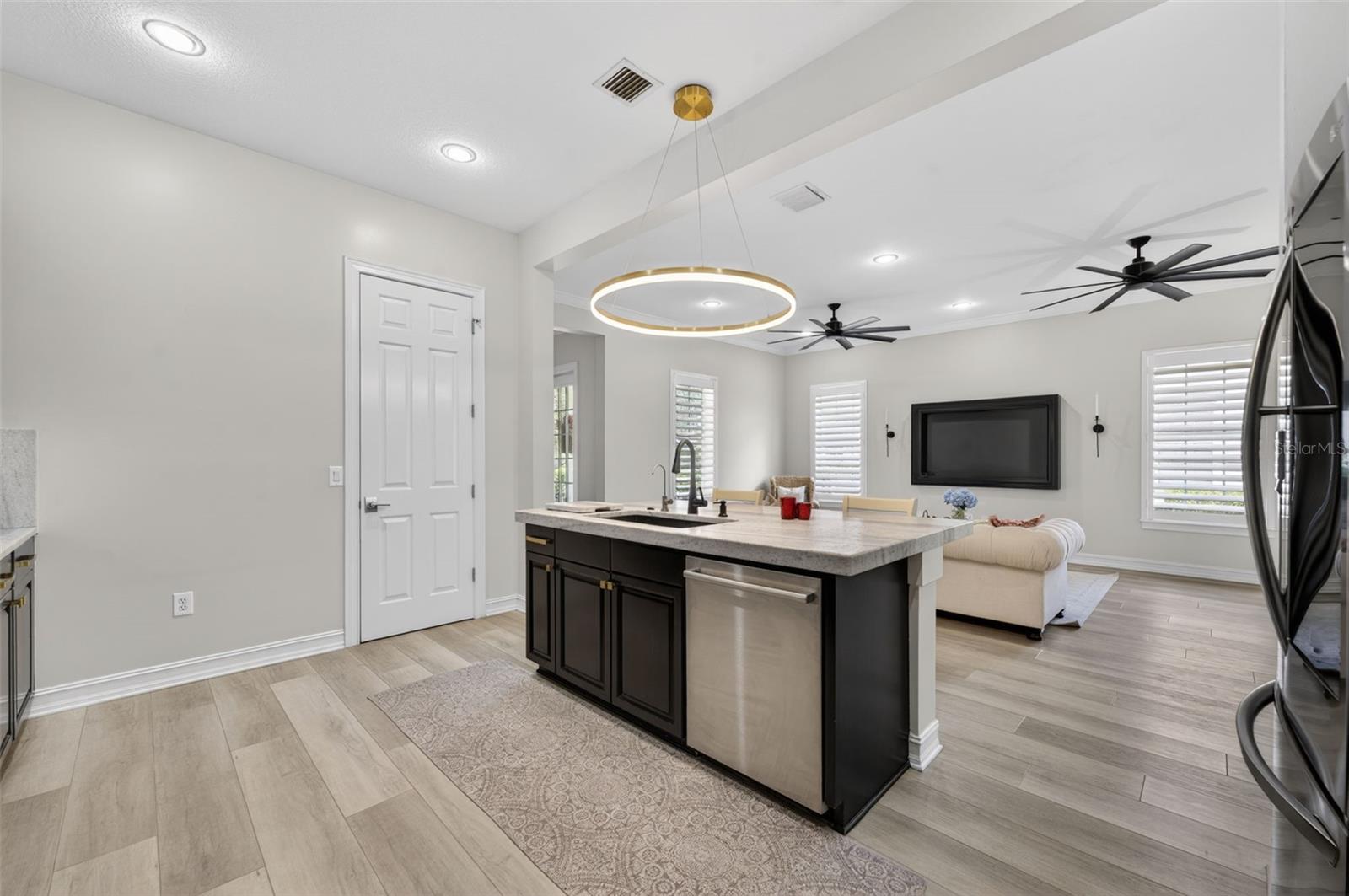 CHARLESTON PLACE - Residential Lease