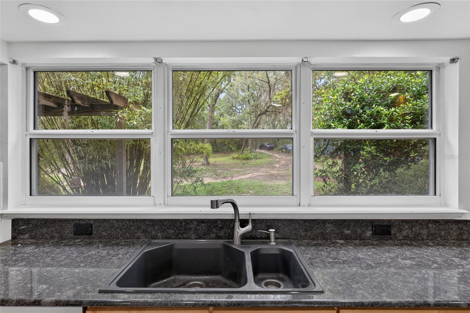 LONG POND OAKS - Residential