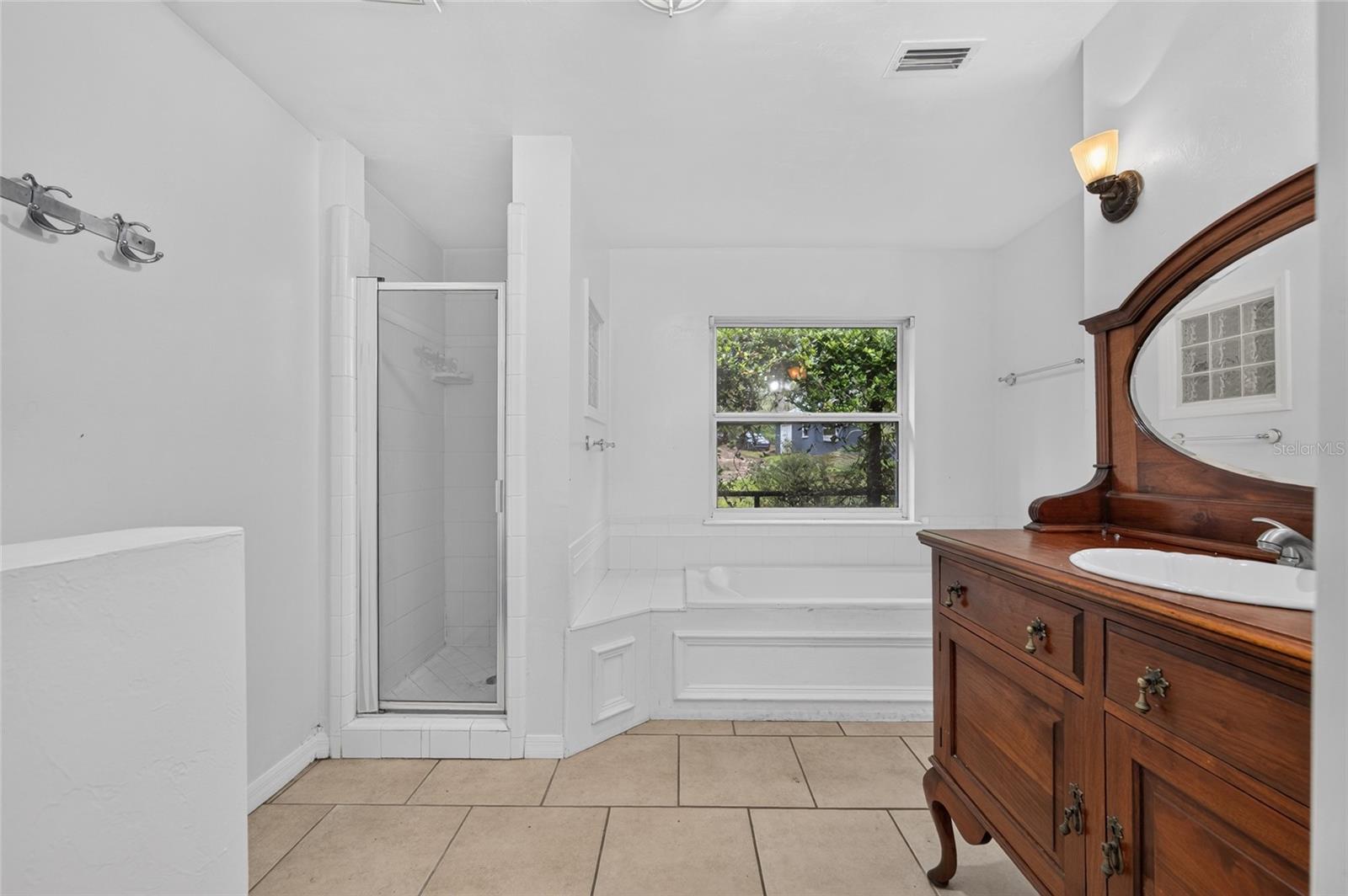 LONG POND OAKS - Residential