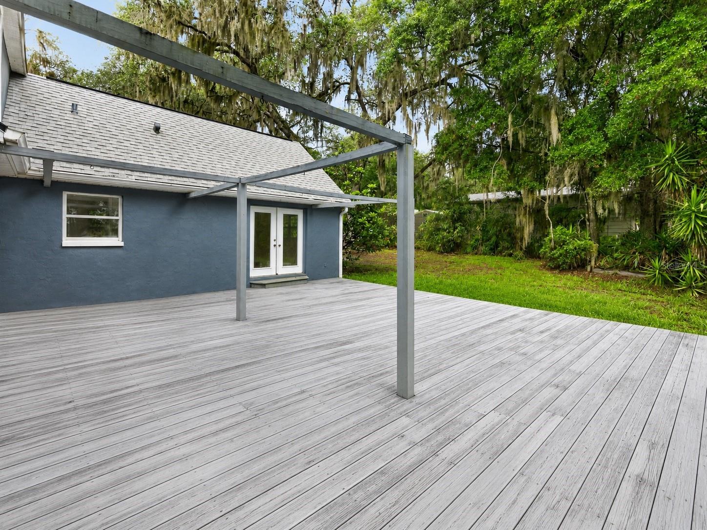 LONG POND OAKS - Residential
