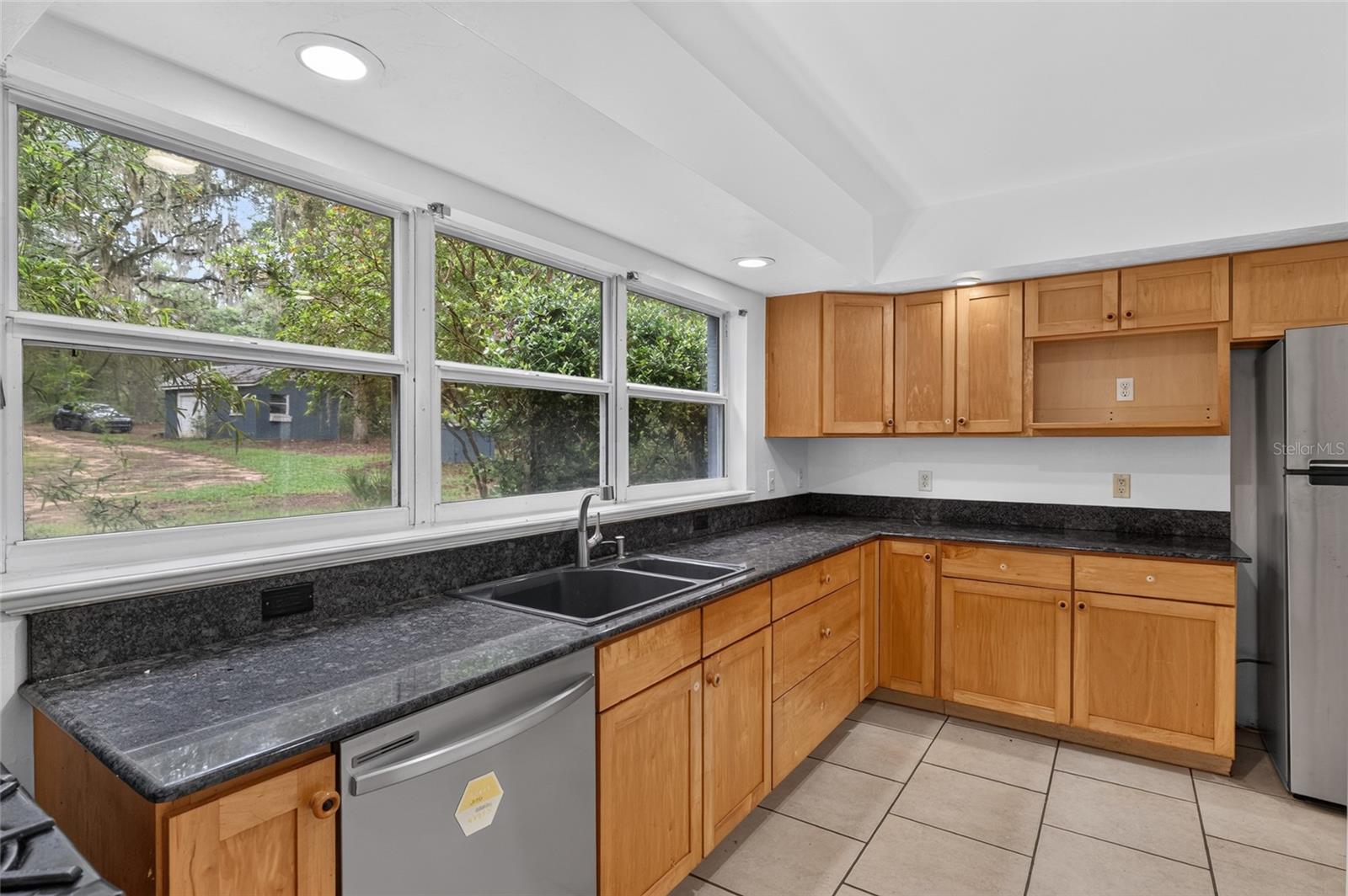 LONG POND OAKS - Residential