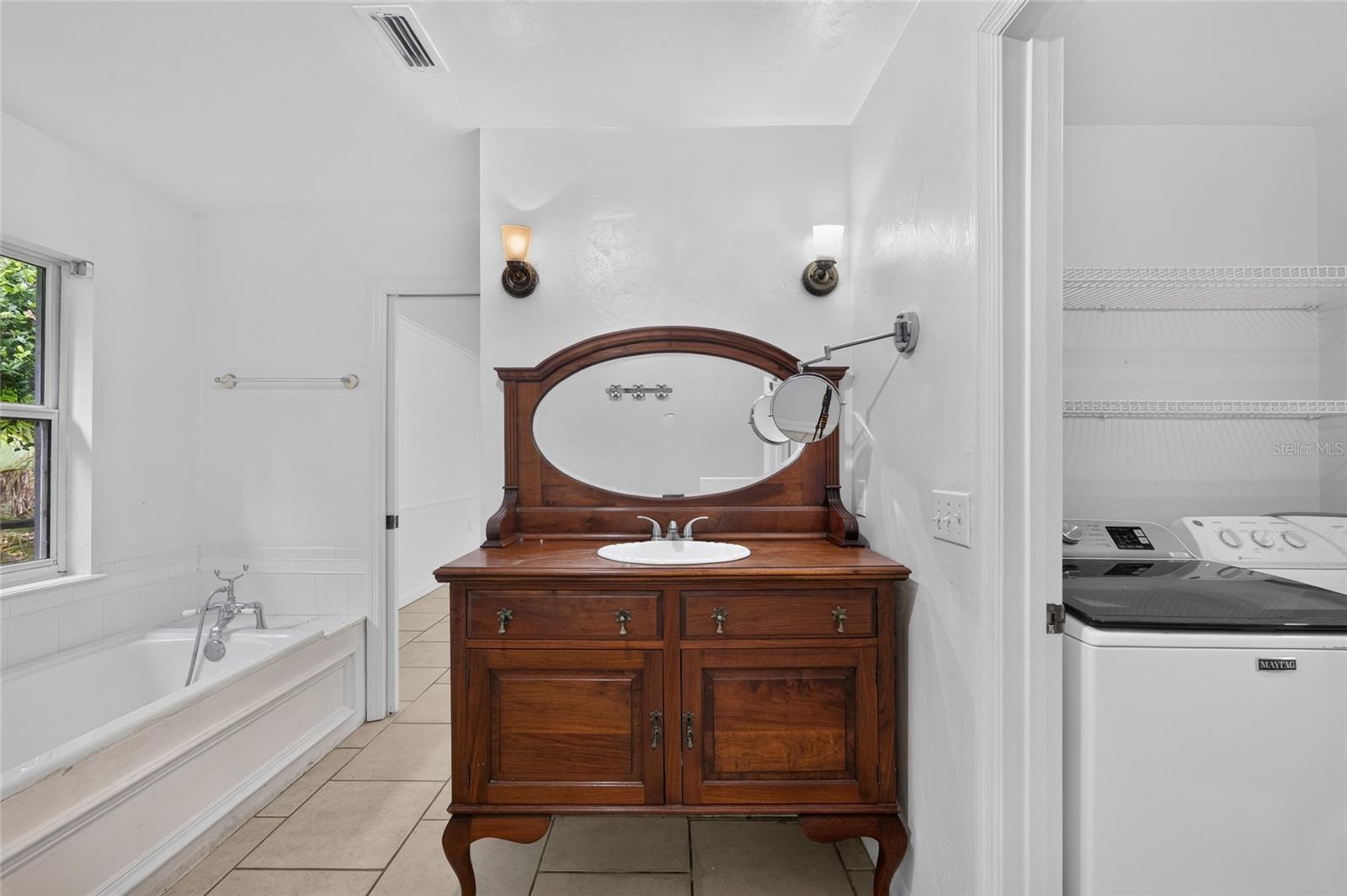 LONG POND OAKS - Residential