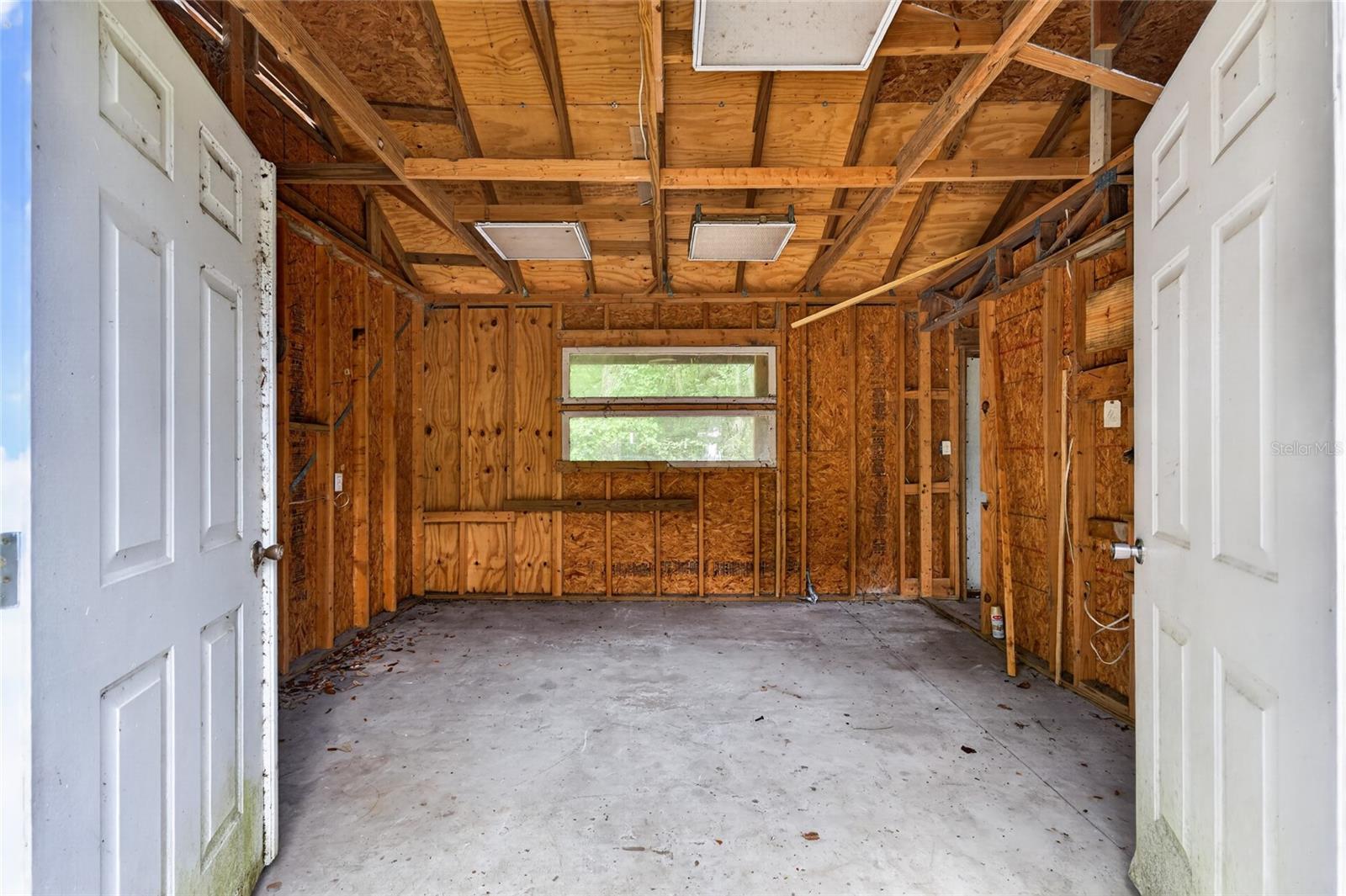 LONG POND OAKS - Residential