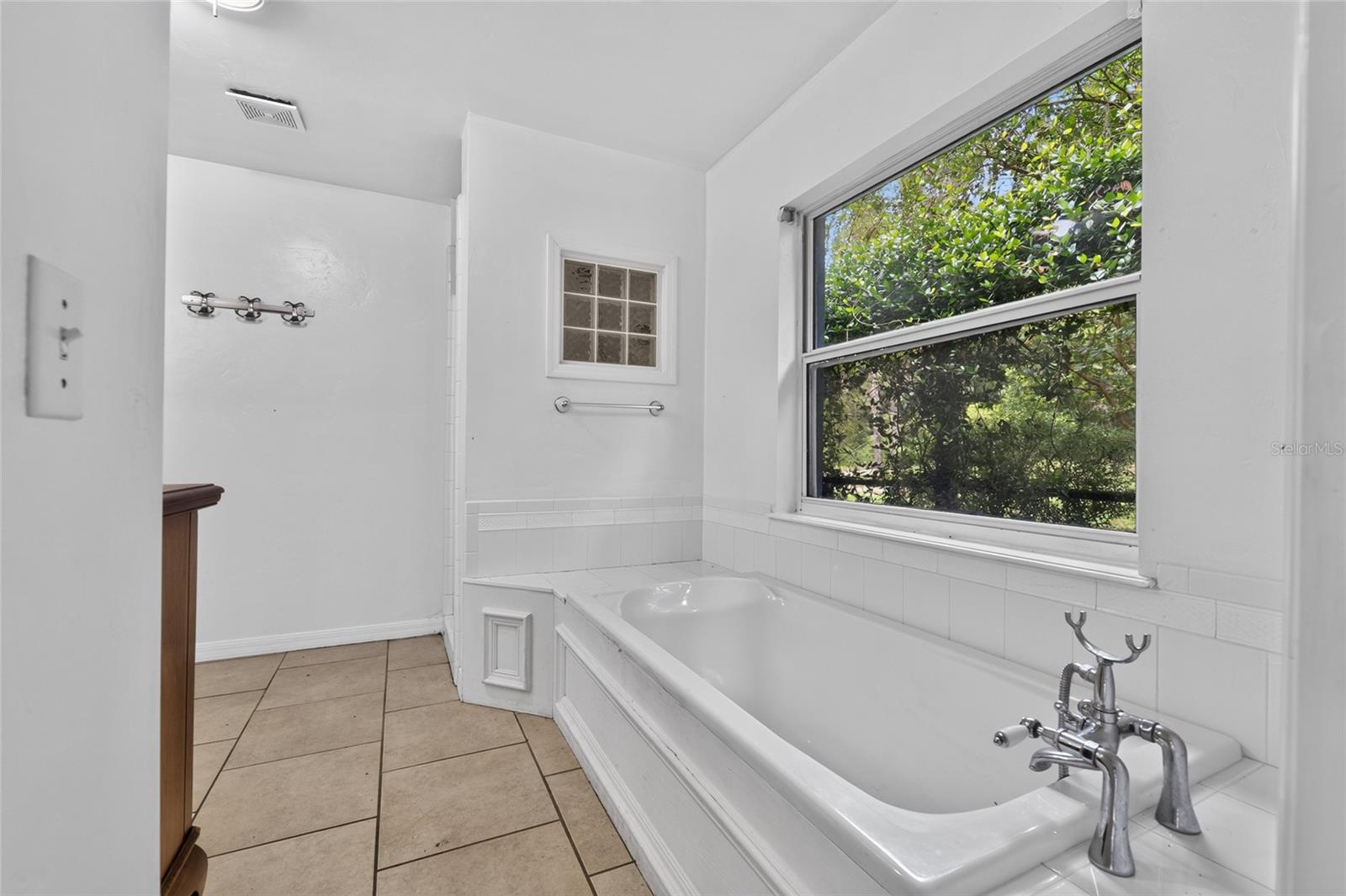 LONG POND OAKS - Residential