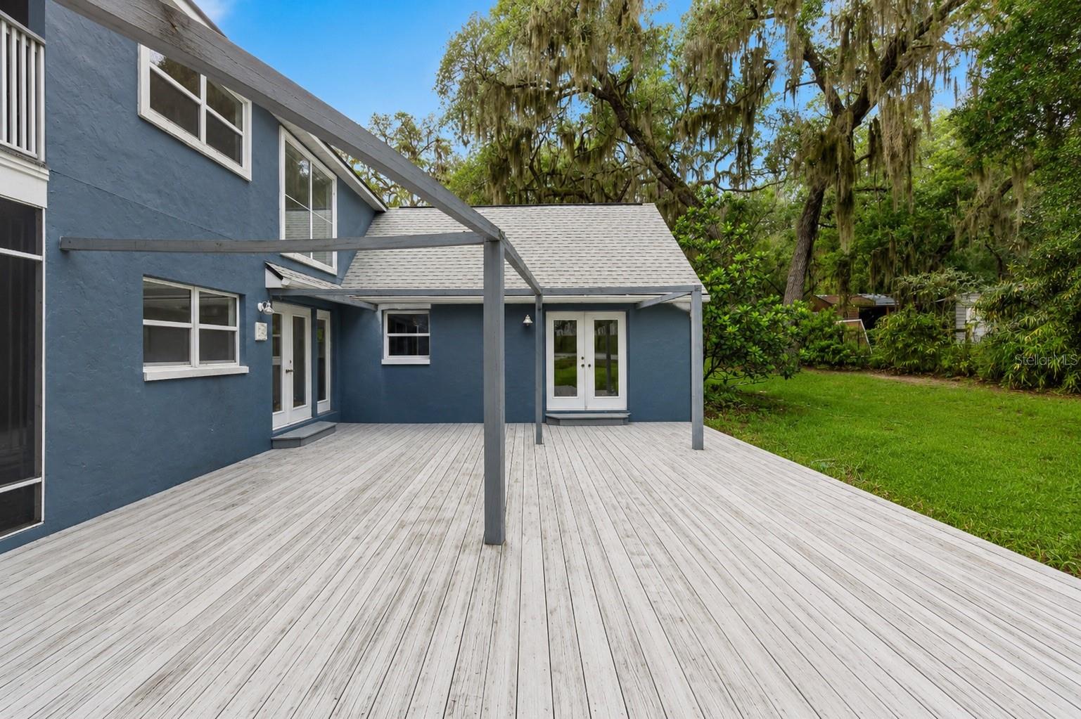LONG POND OAKS - Residential