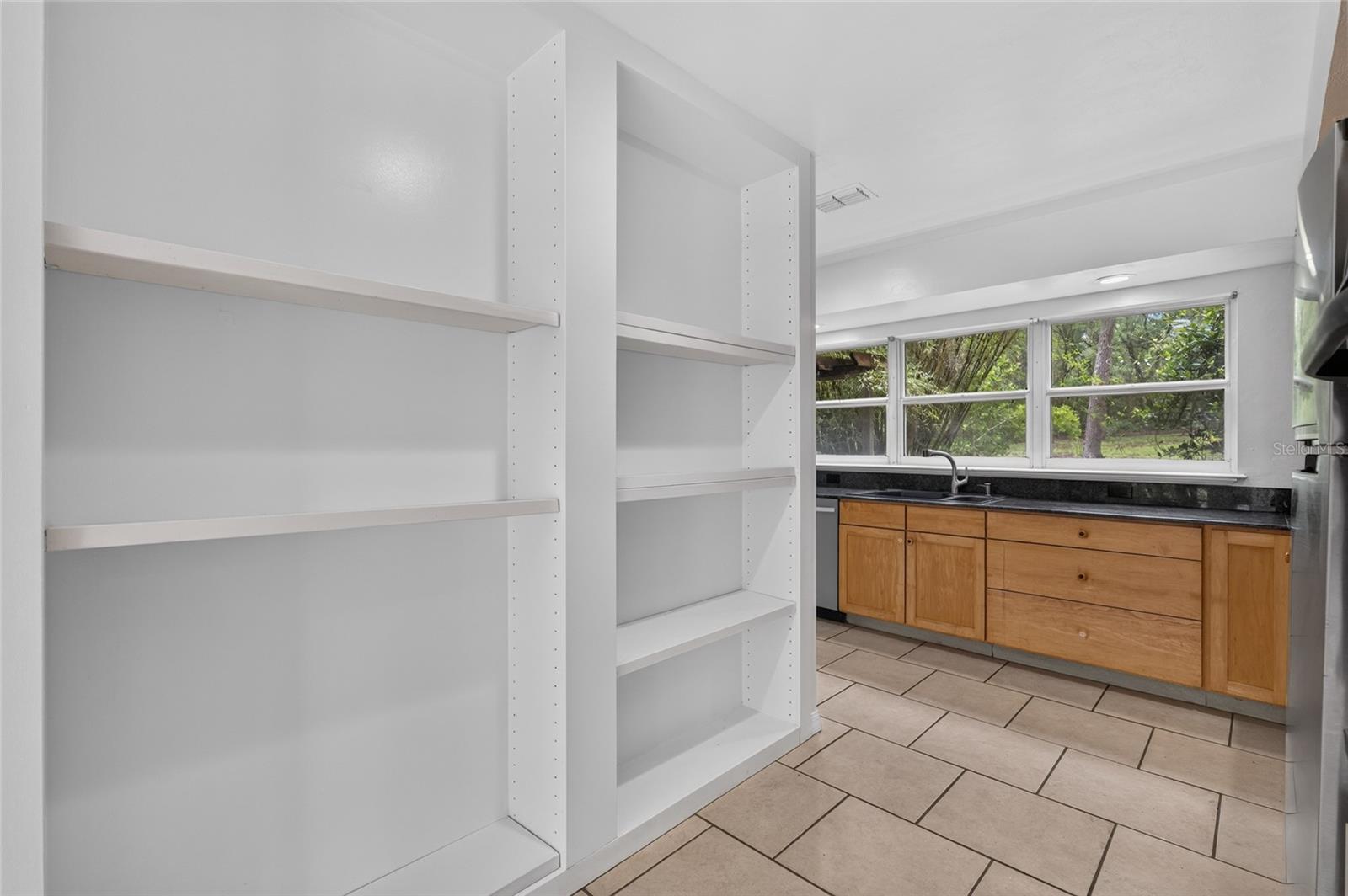 LONG POND OAKS - Residential