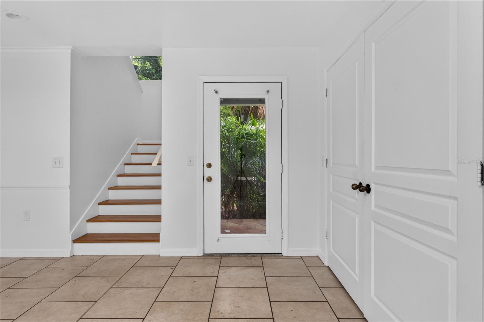 LONG POND OAKS - Residential