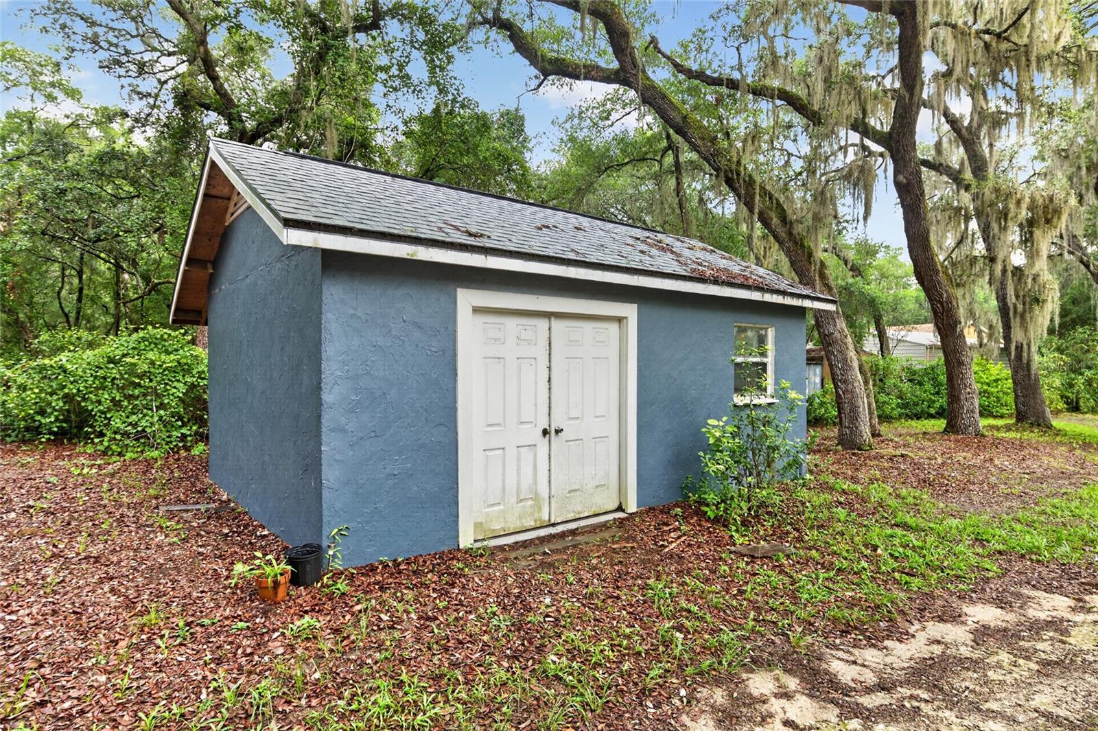 LONG POND OAKS - Residential