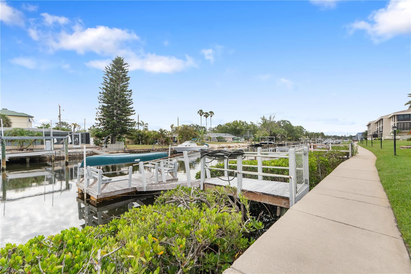 TWNHMS BY GULF SAND PEBBLE PRCL 01 - Residential
