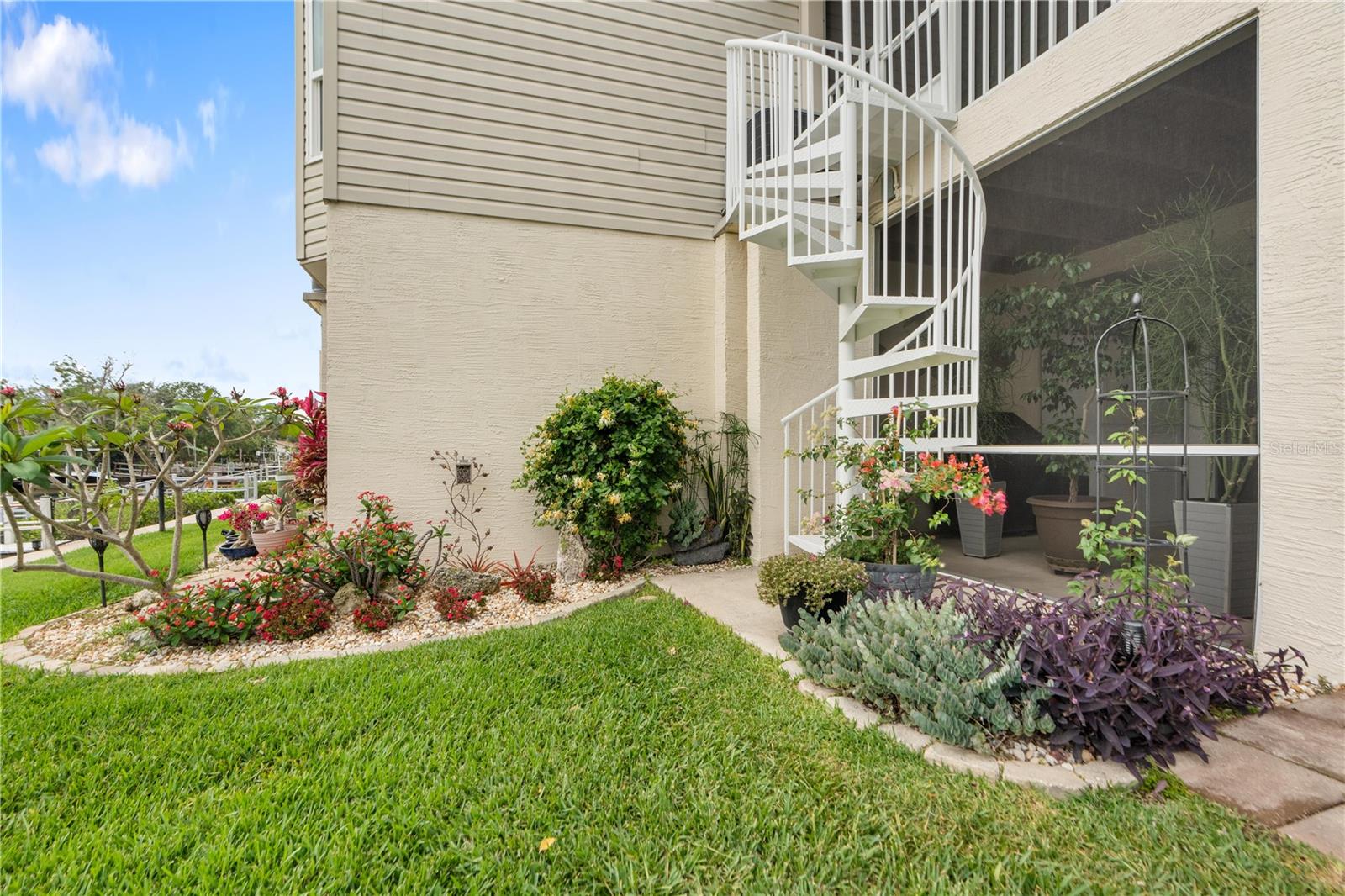 TWNHMS BY GULF SAND PEBBLE PRCL 01 - Residential