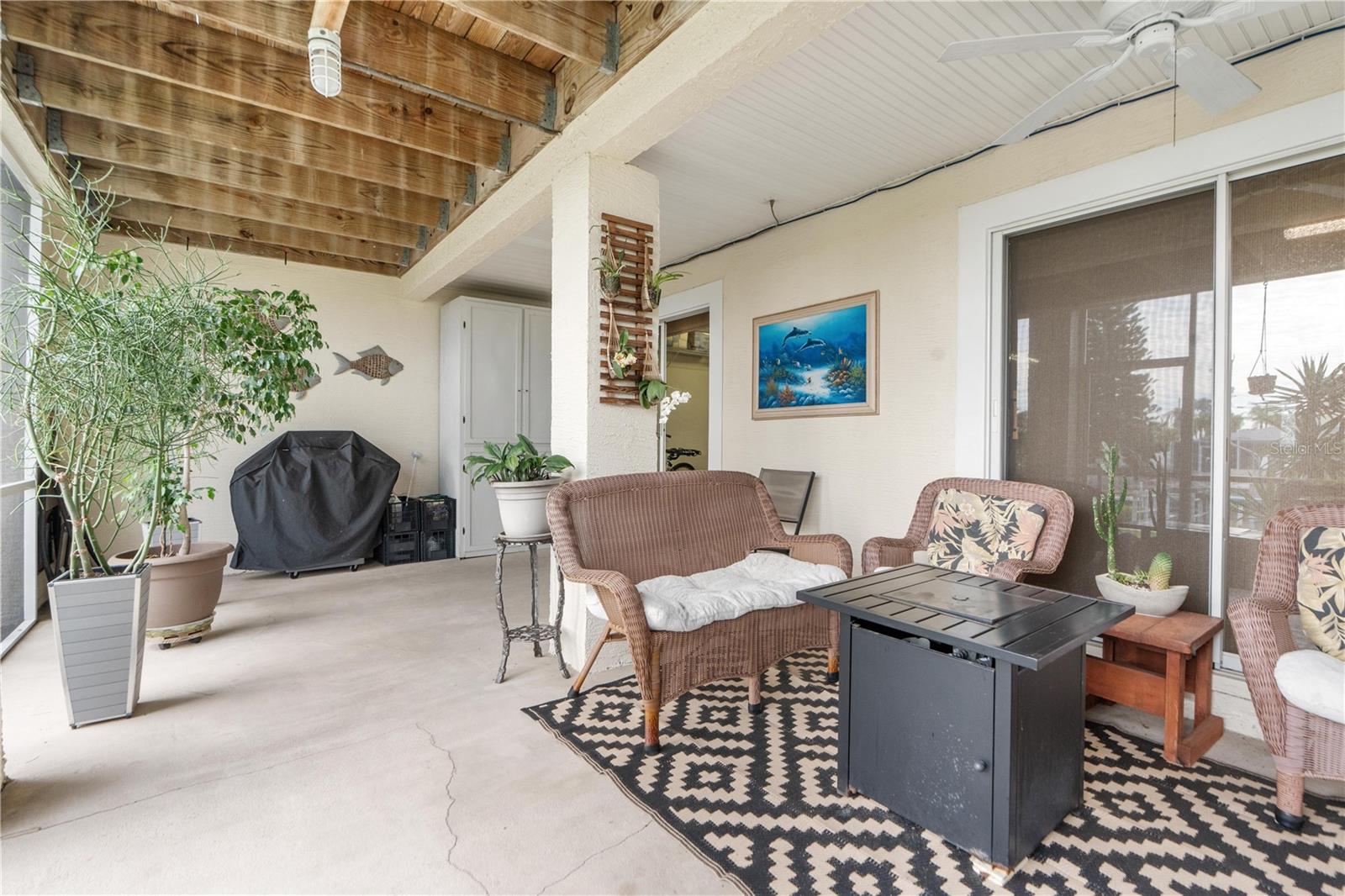 TWNHMS BY GULF SAND PEBBLE PRCL 01 - Residential