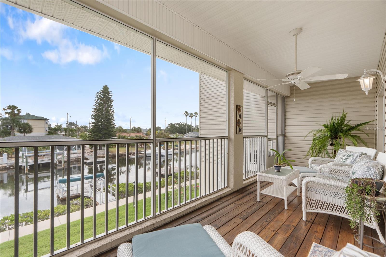 TWNHMS BY GULF SAND PEBBLE PRCL 01 - Residential