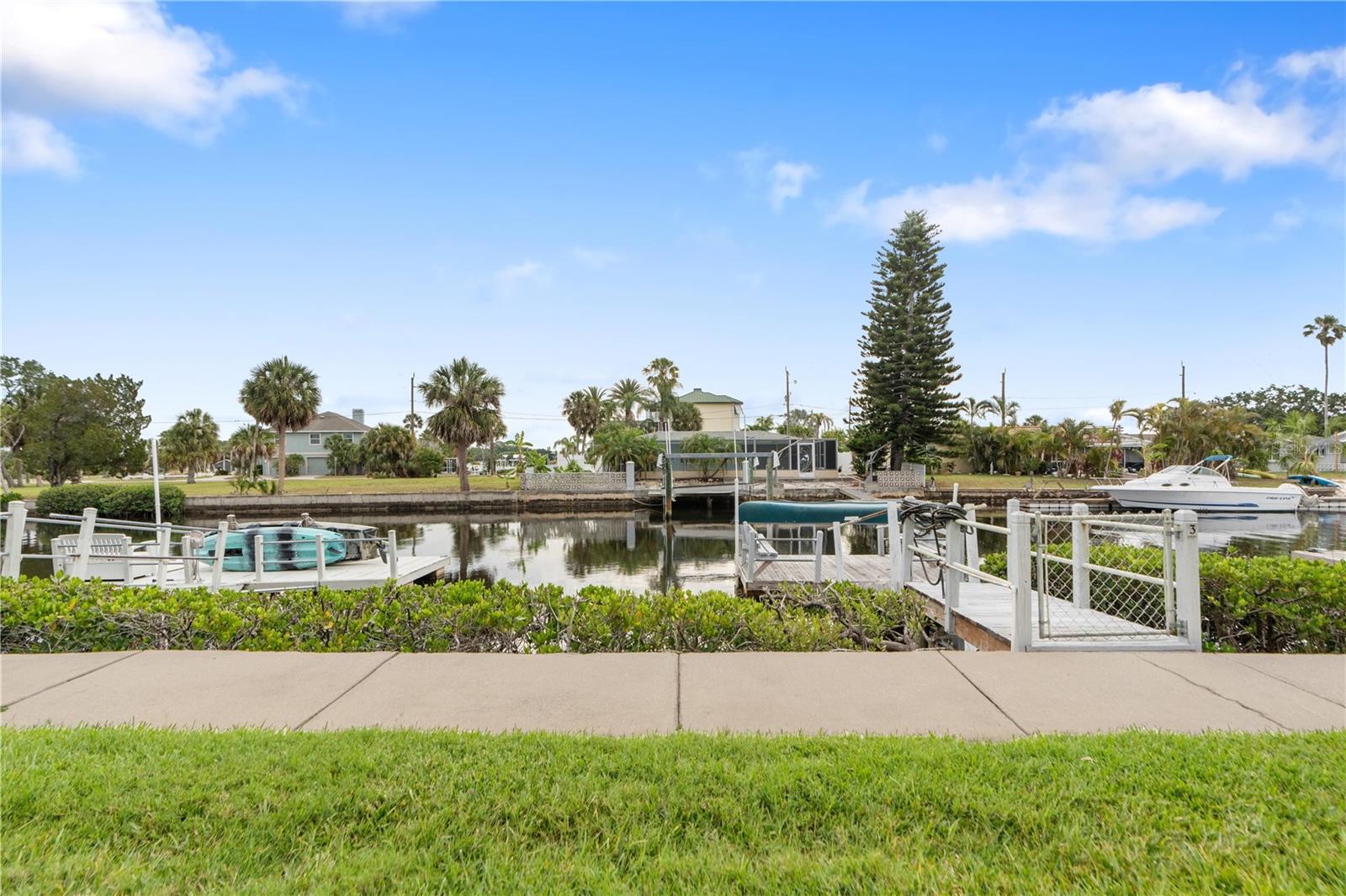 TWNHMS BY GULF SAND PEBBLE PRCL 01 - Residential