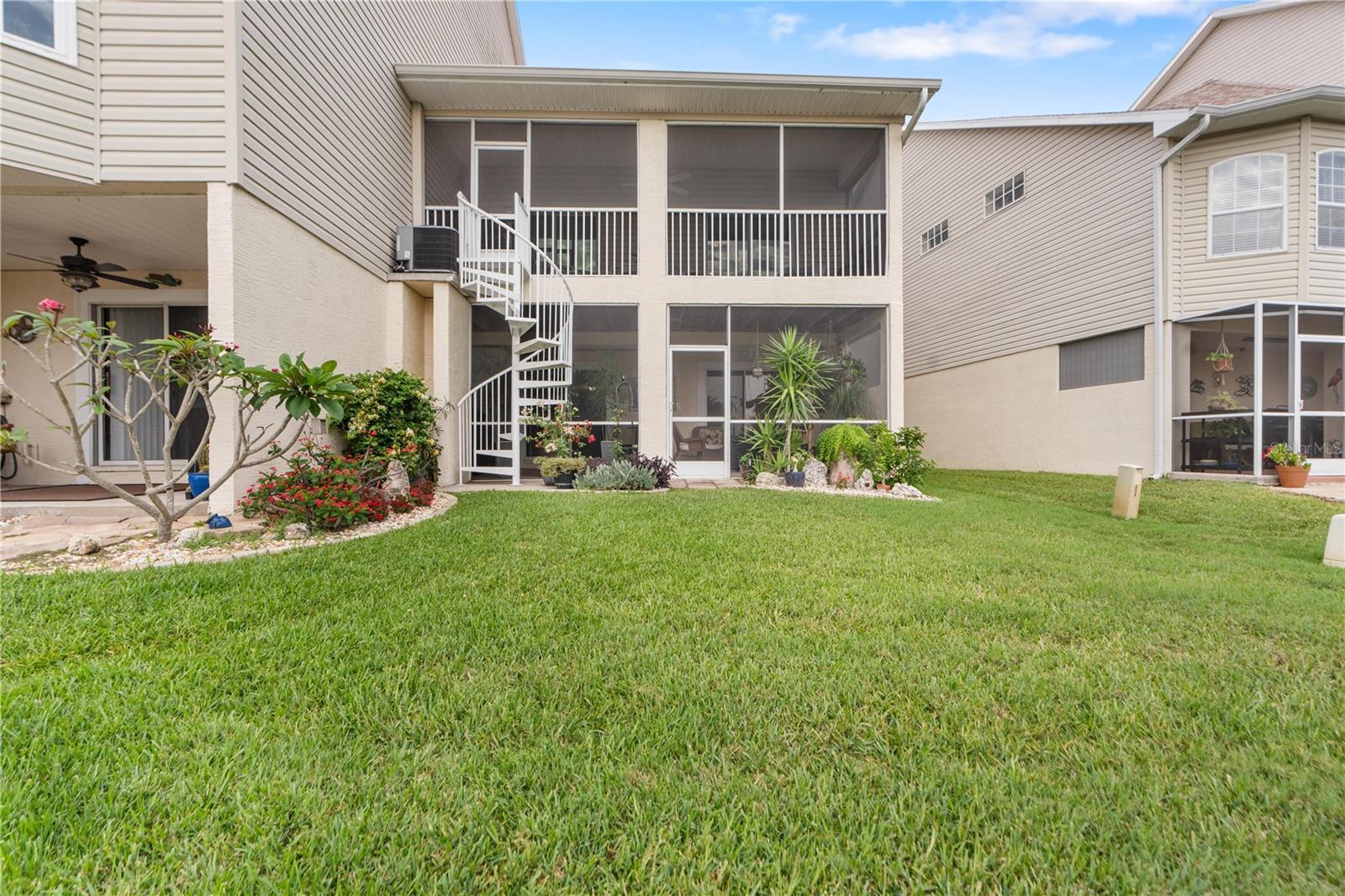 TWNHMS BY GULF SAND PEBBLE PRCL 01 - Residential