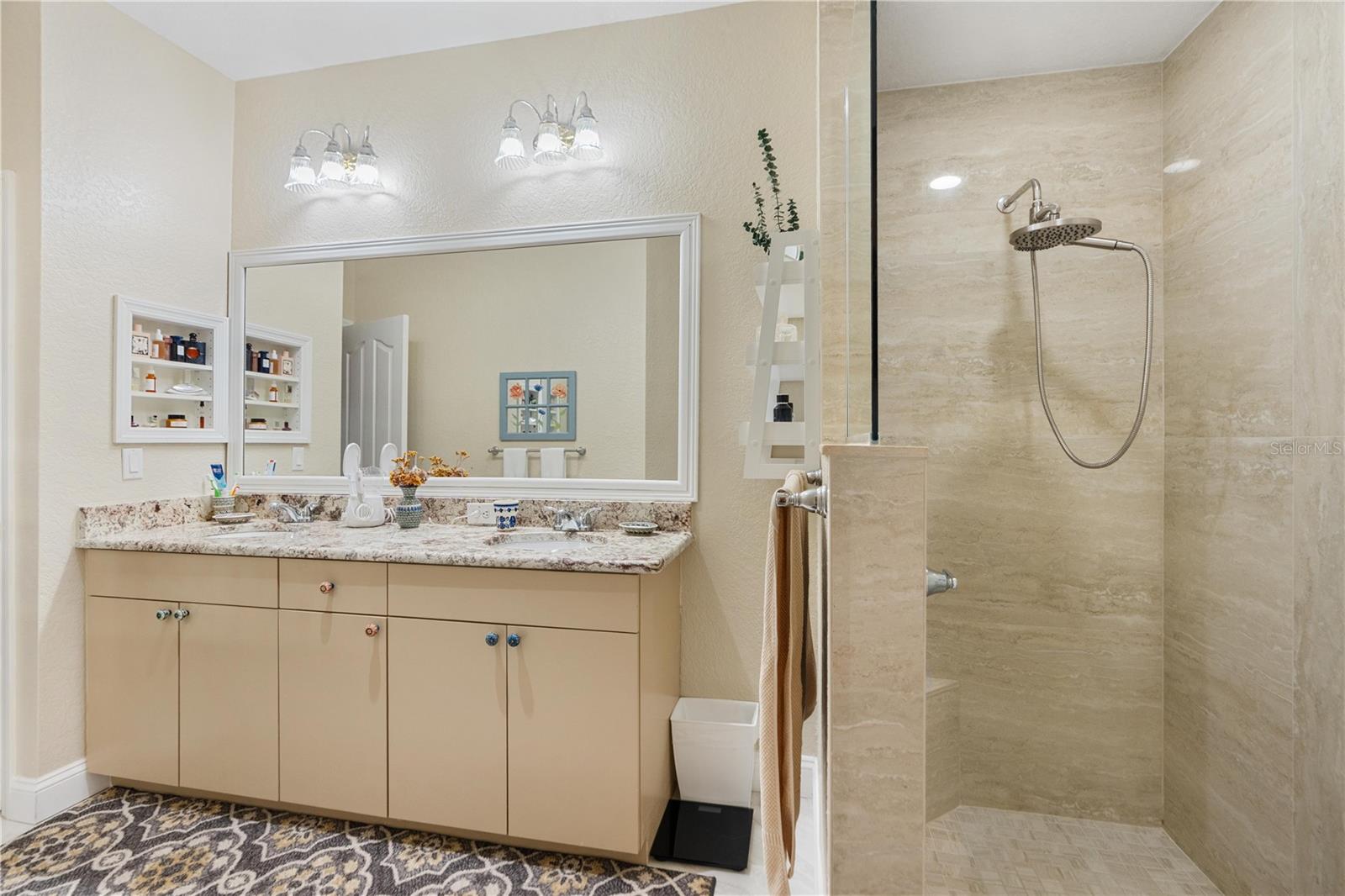 TWNHMS BY GULF SAND PEBBLE PRCL 01 - Residential