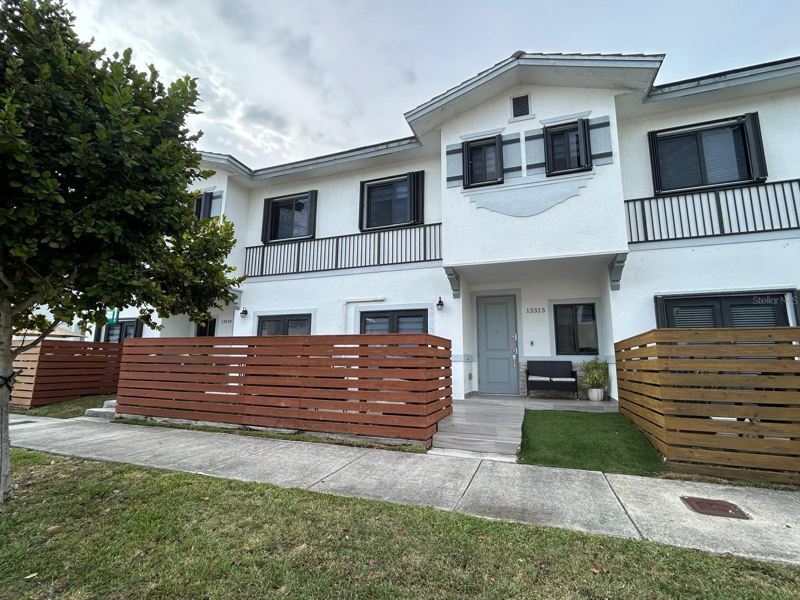TROPICAL BREEZE TWNHSES - Residential