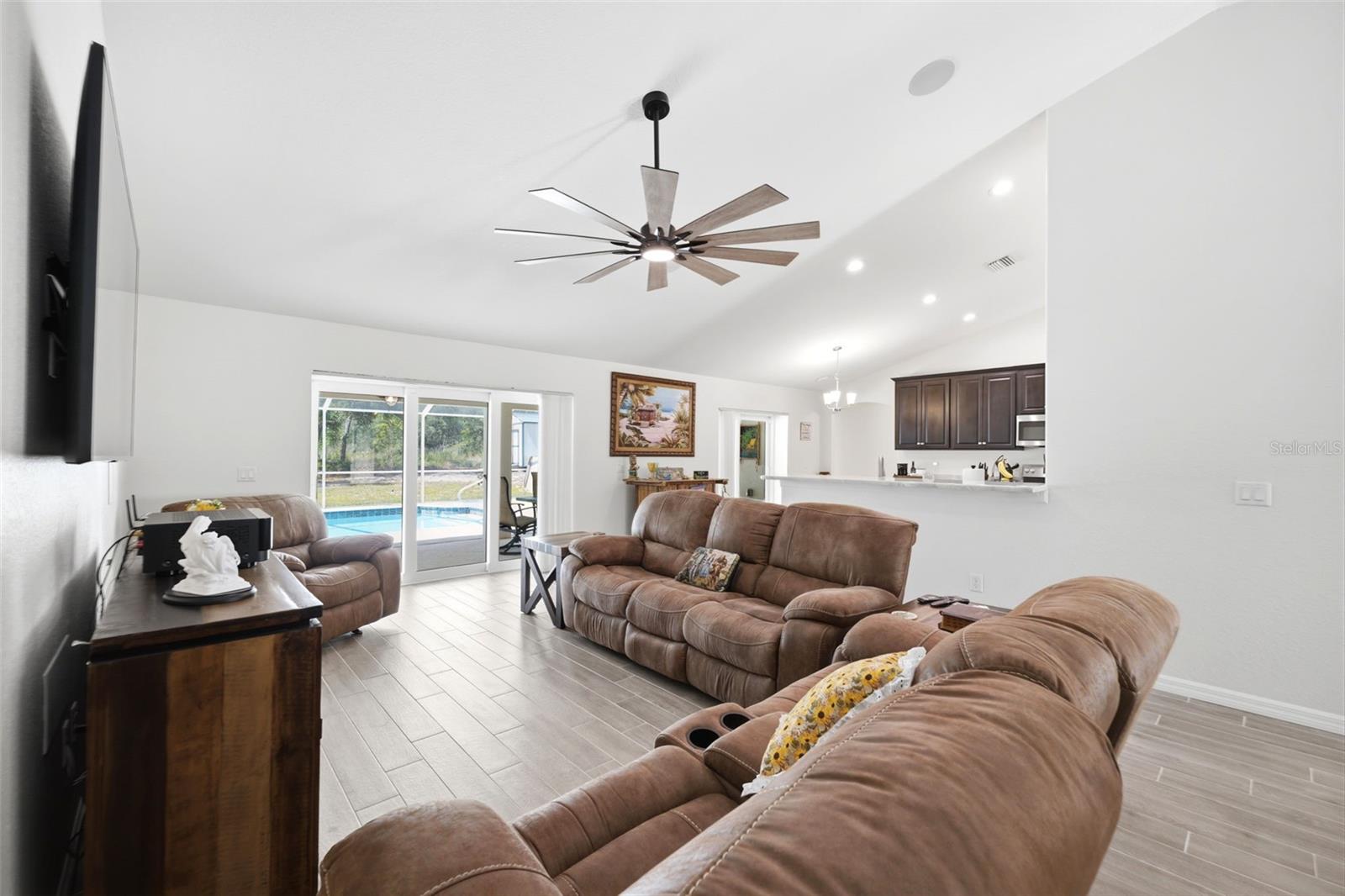 ROYAL HIGHLANDS UNIT 7 - Residential