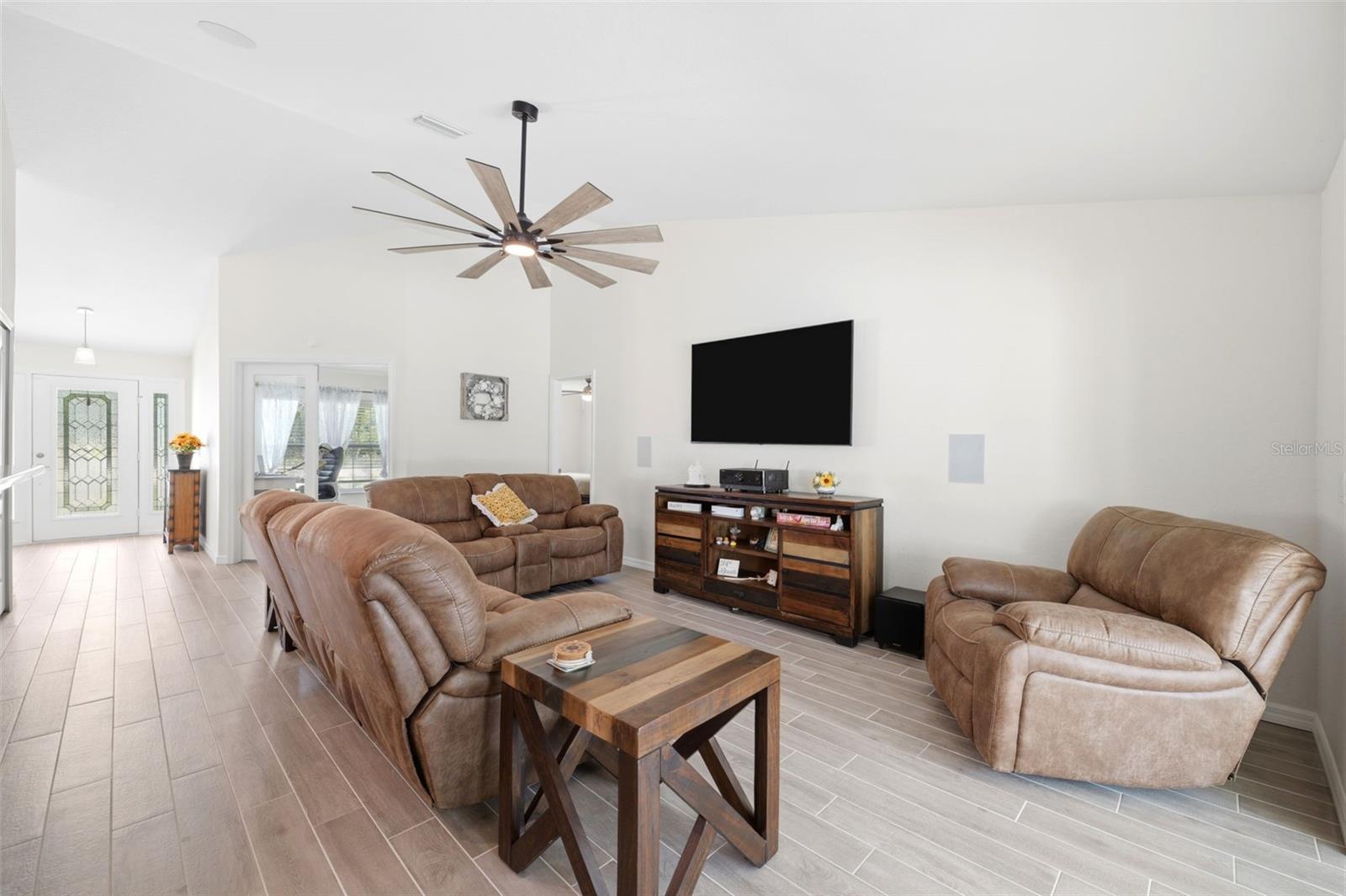 ROYAL HIGHLANDS UNIT 7 - Residential