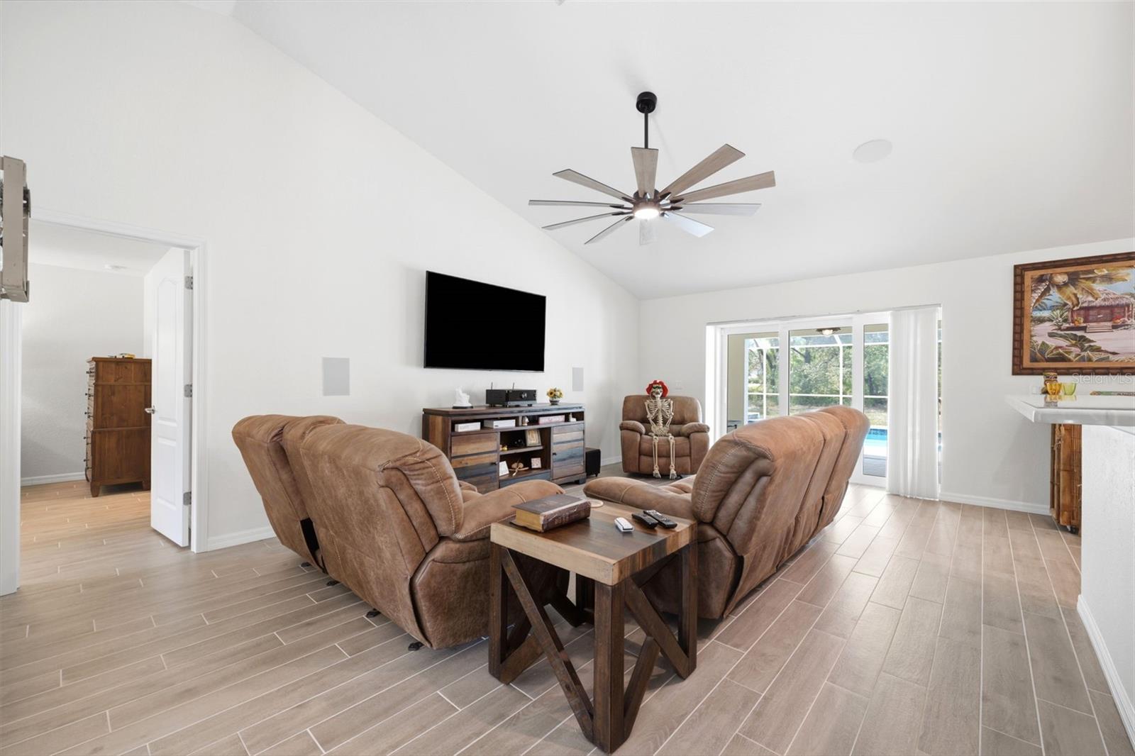ROYAL HIGHLANDS UNIT 7 - Residential