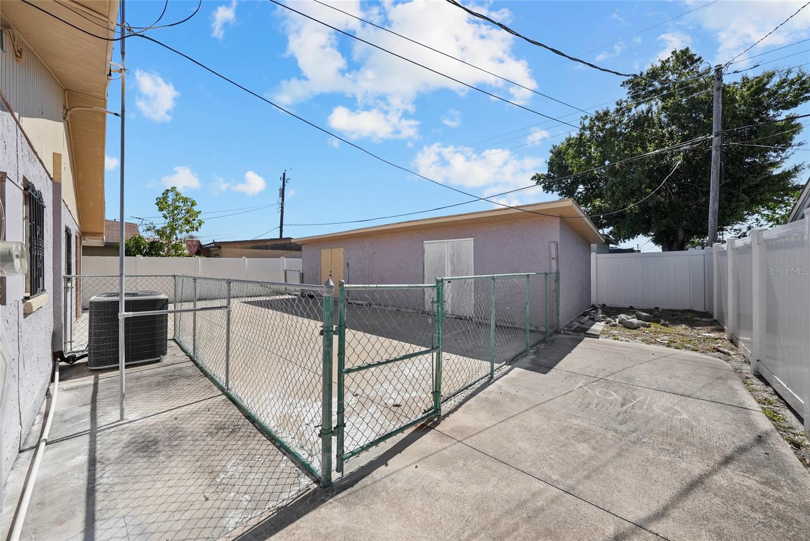 PINE CREST VILLA ADD 4 - Residential