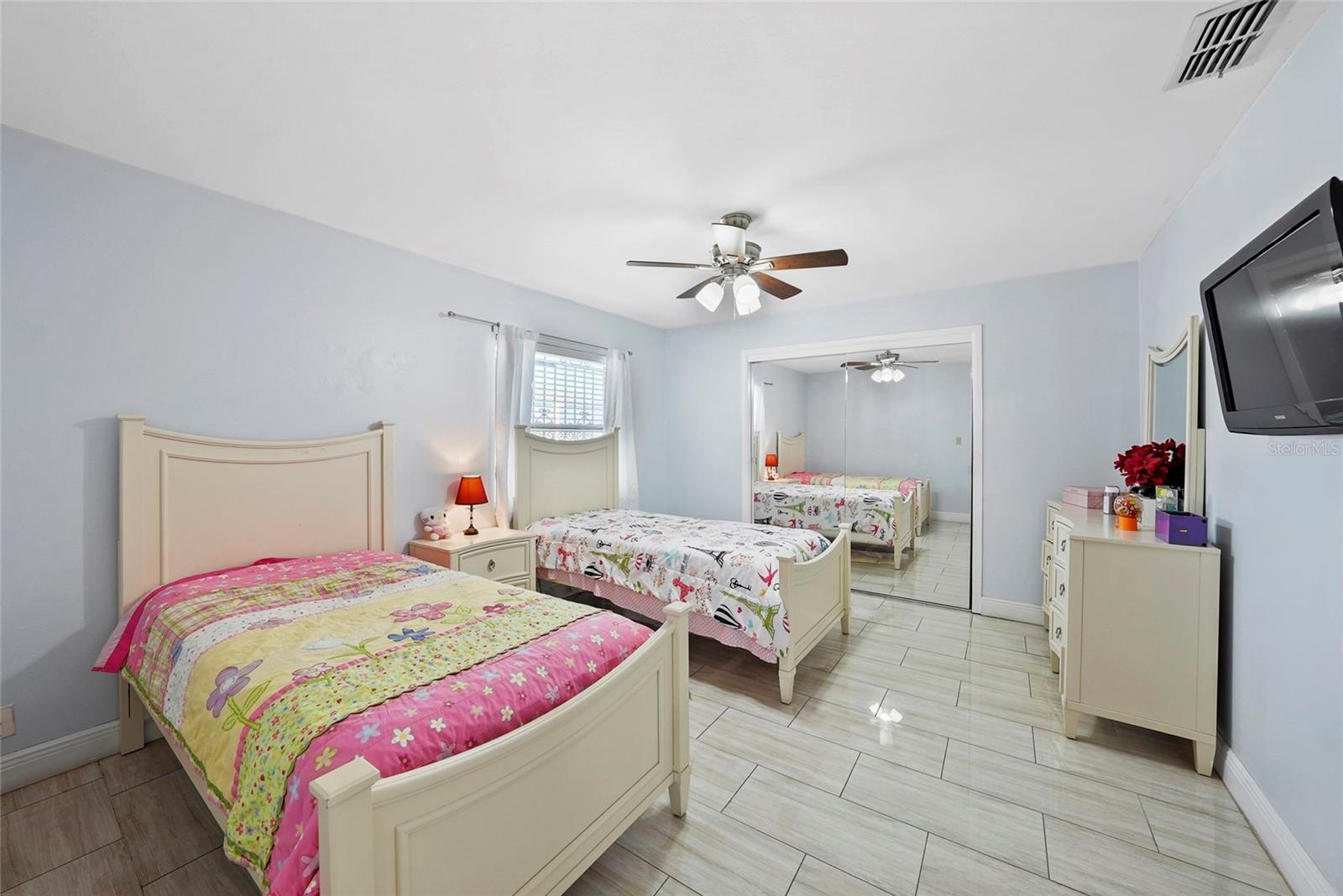 PINE CREST VILLA ADD 4 - Residential